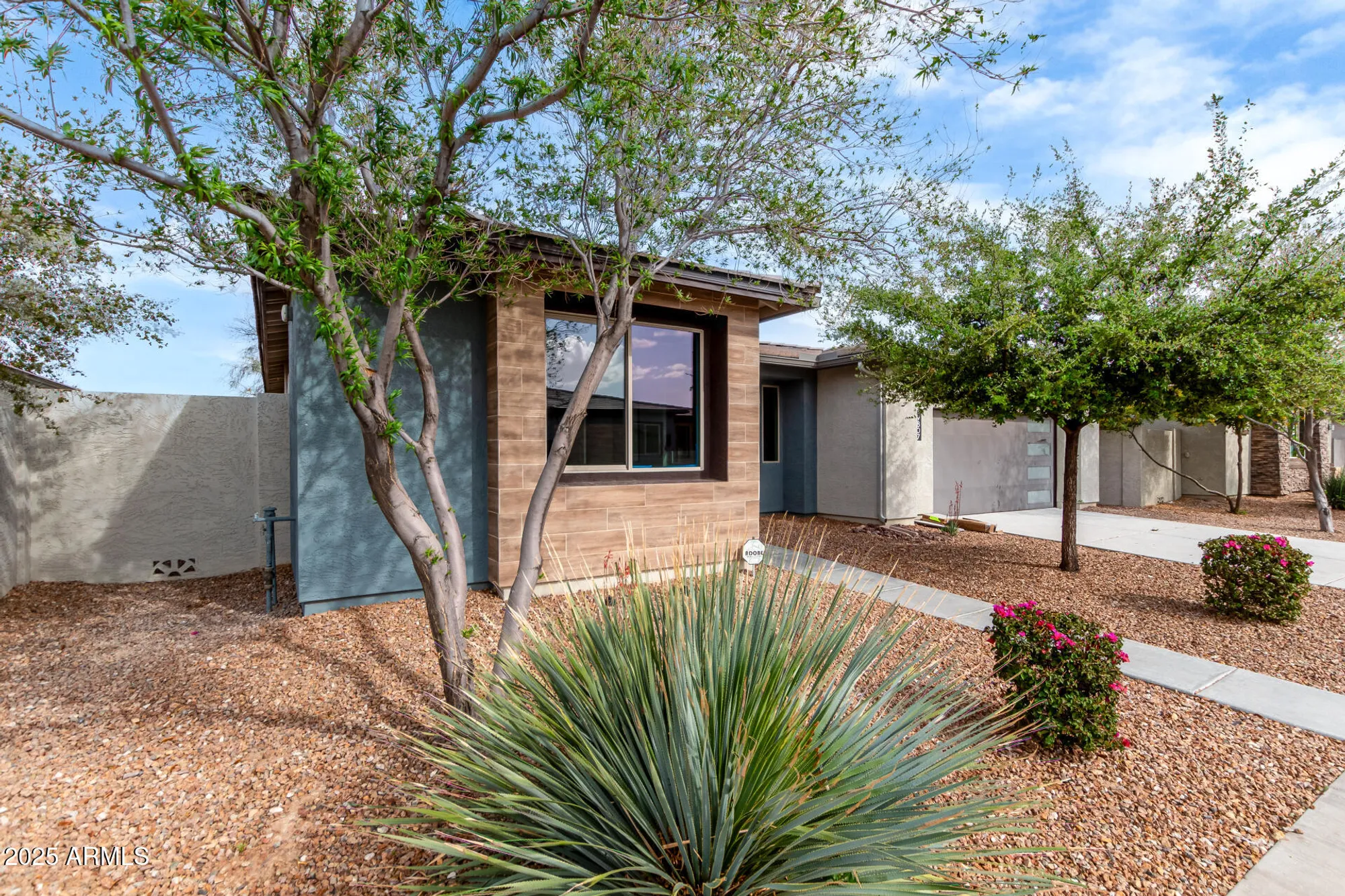 Property Slideshow image 2 of 27 | 39807 n collins ln, San Tan Valley, AZ, 85140