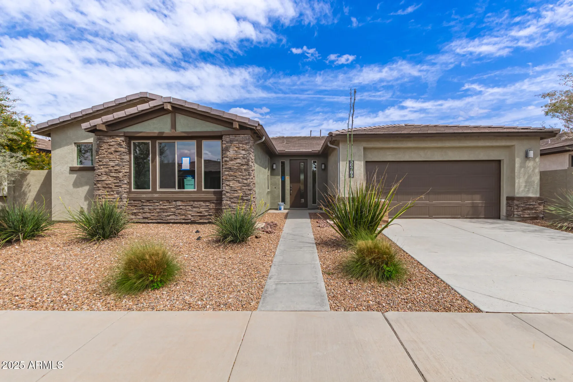Property Slideshow image 1 of 25 | 39785 n collins ln, San Tan Valley, AZ, 85140