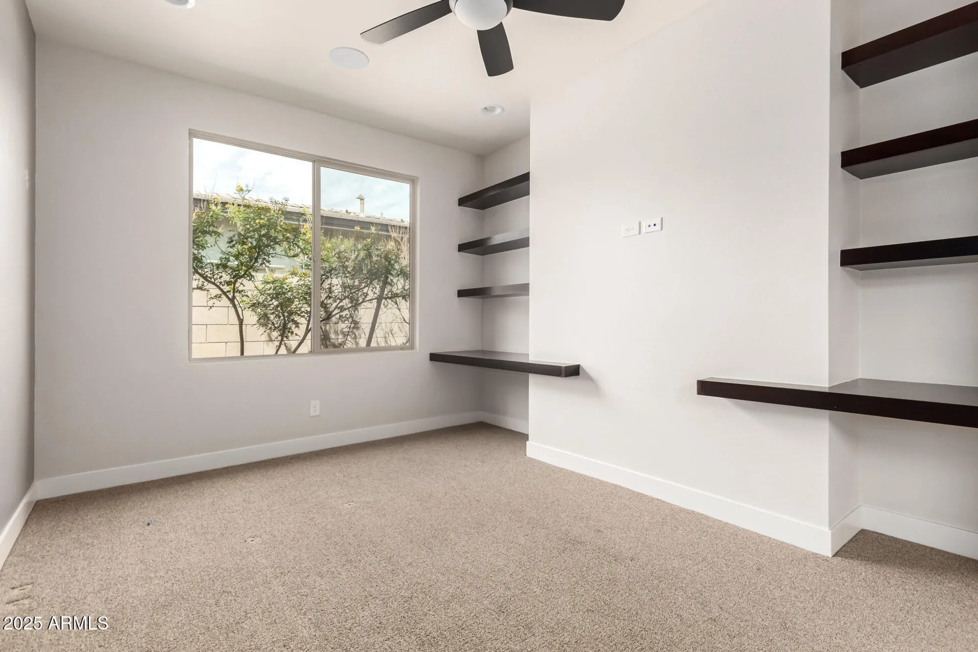 Property Slideshow image 4 of 25 | 39785 n collins ln, San Tan Valley, AZ, 85140