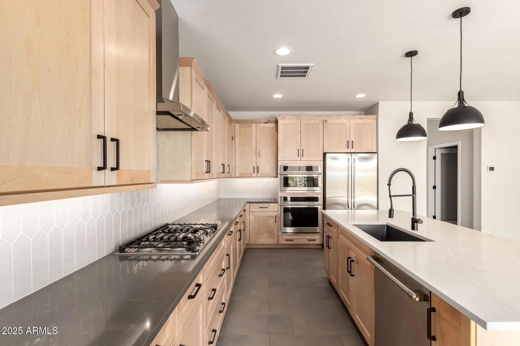 Property Slideshow image 8 of 25 | 39785 n collins ln, San Tan Valley, AZ, 85140