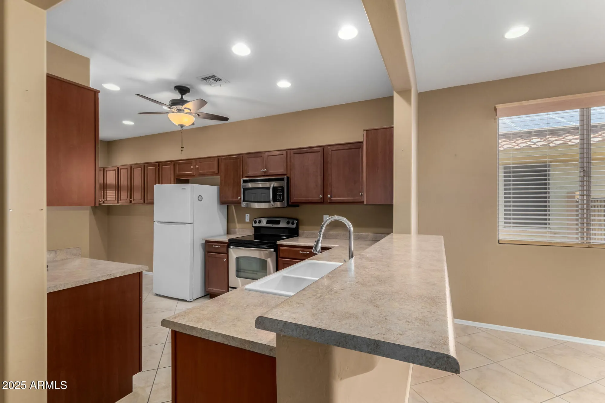 Property Slideshow image 12 of 29 | 21235 n 262nd dr, Buckeye, AZ, 85396
