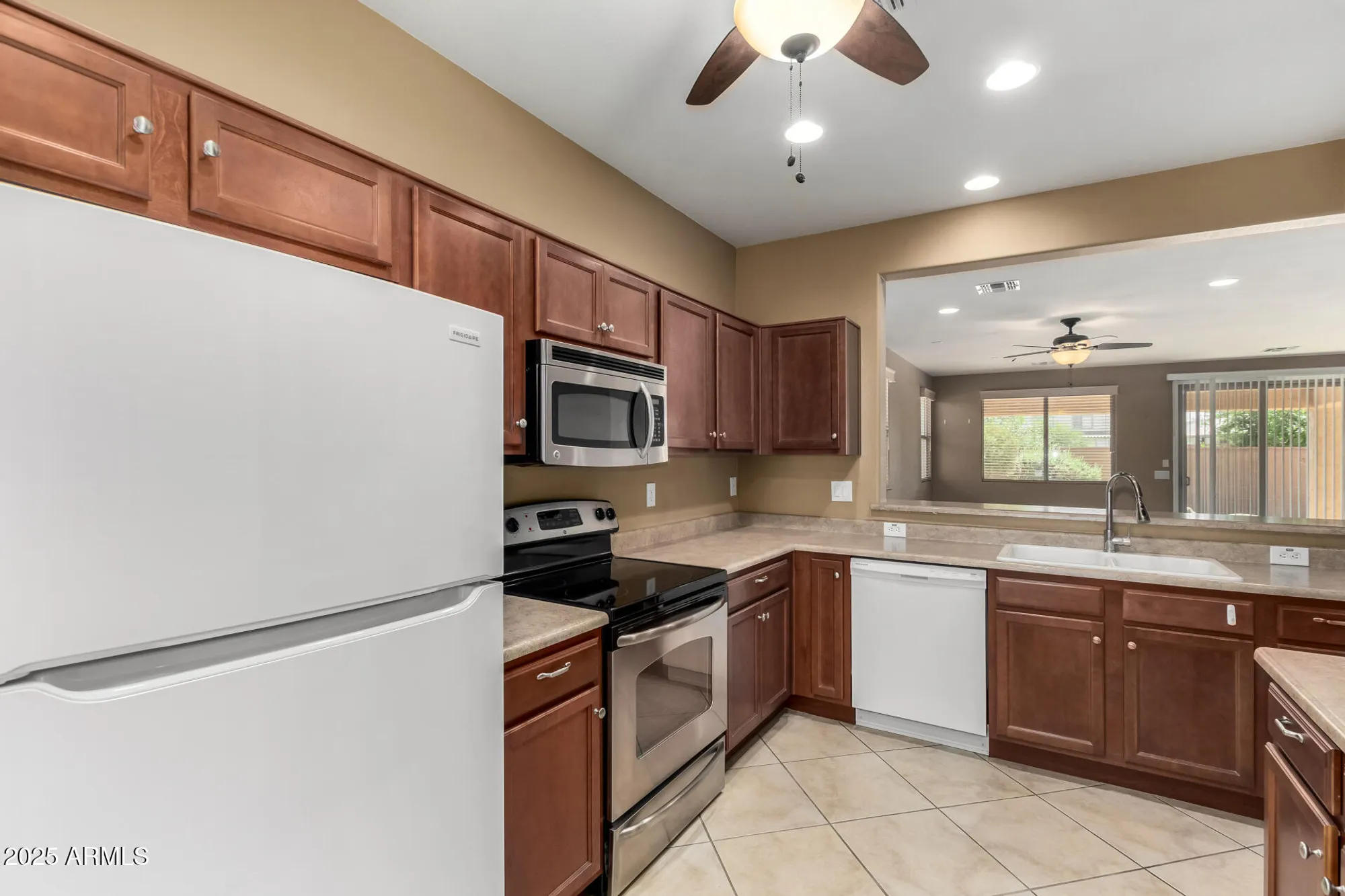 Property Slideshow image 14 of 29 | 21235 n 262nd dr, Buckeye, AZ, 85396