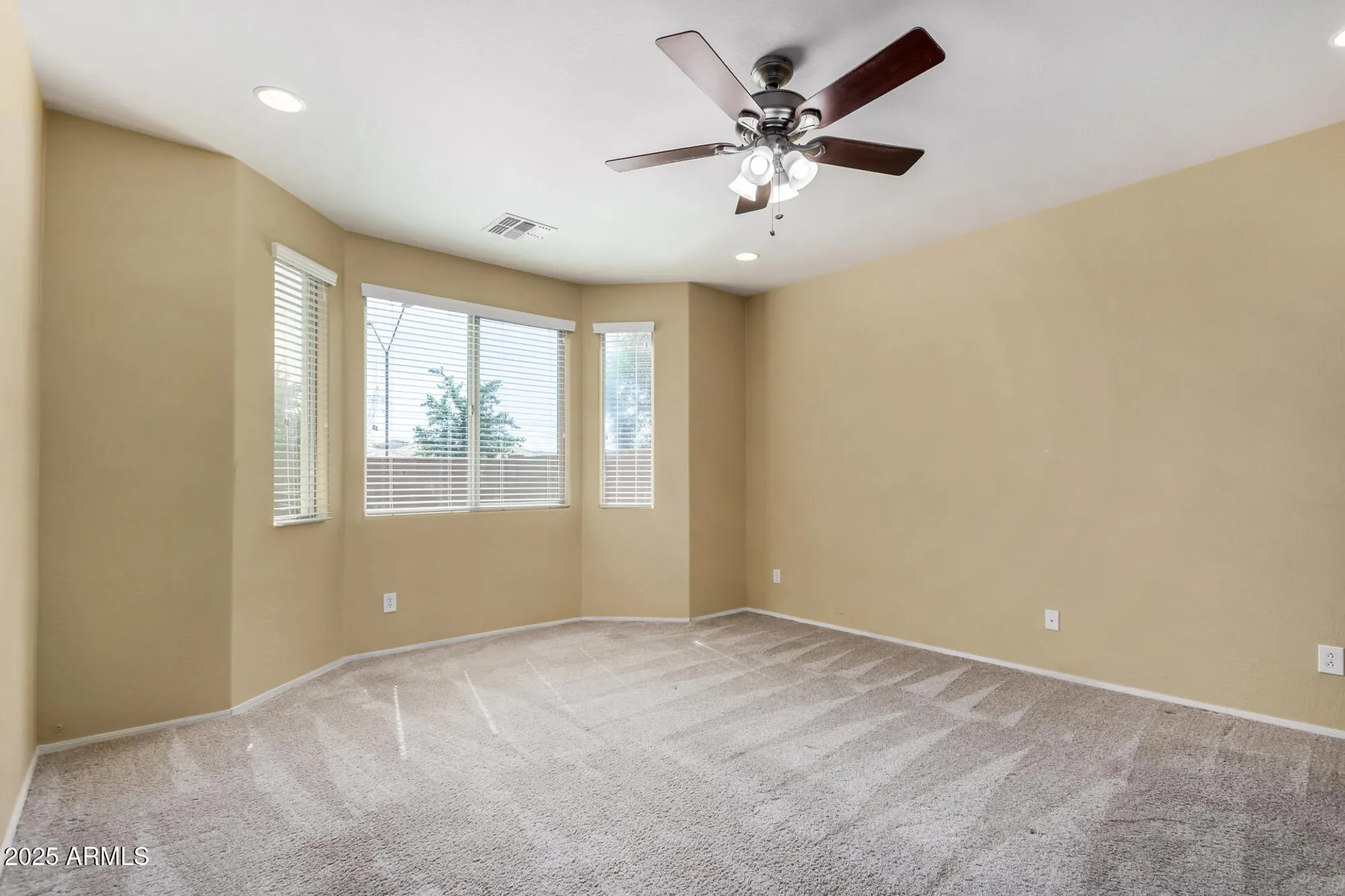 Property Slideshow image 16 of 29 | 21235 n 262nd dr, Buckeye, AZ, 85396