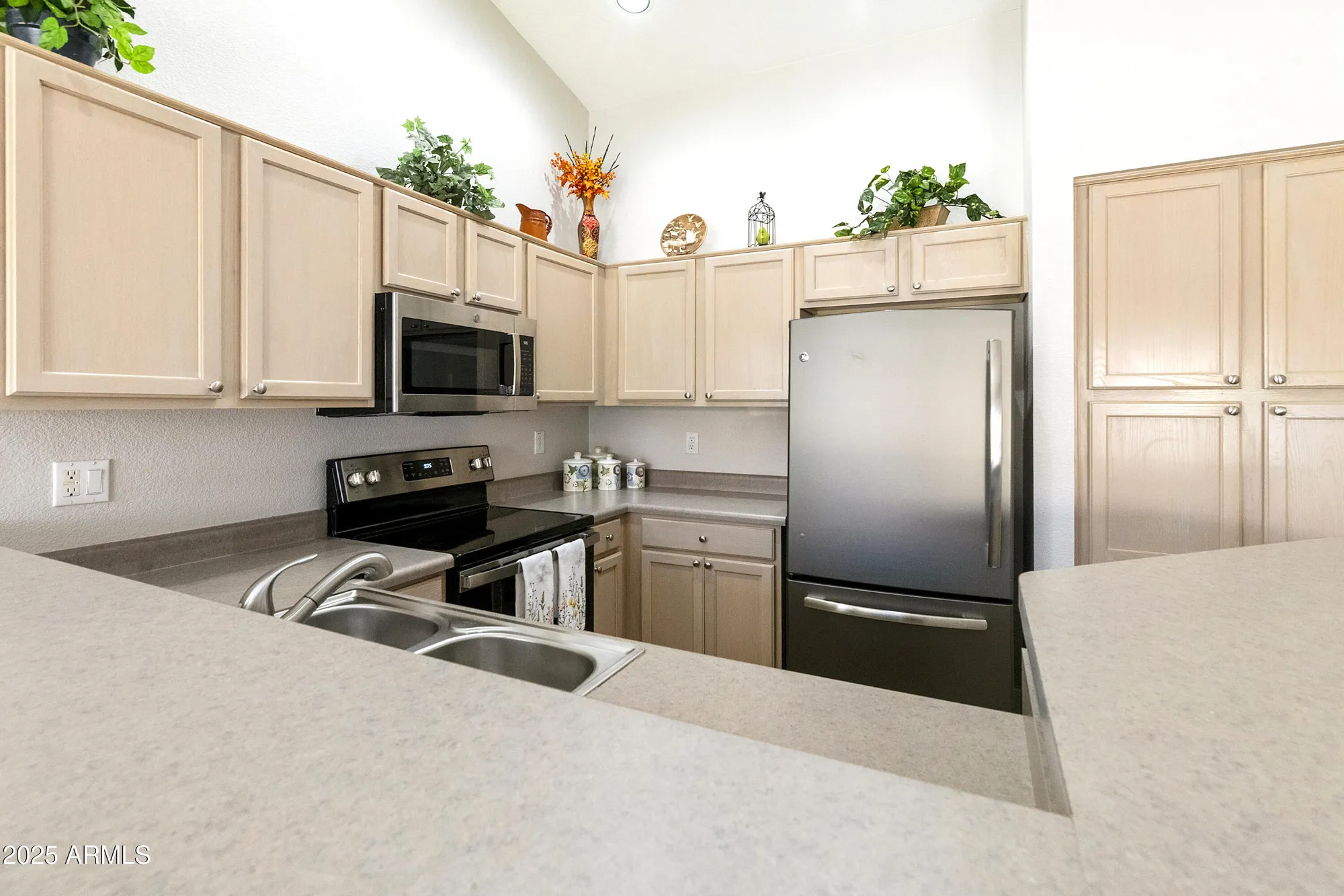 Property Slideshow image 7 of 52 | 9022 e minnesota ave, Sun Lakes, AZ, 85248