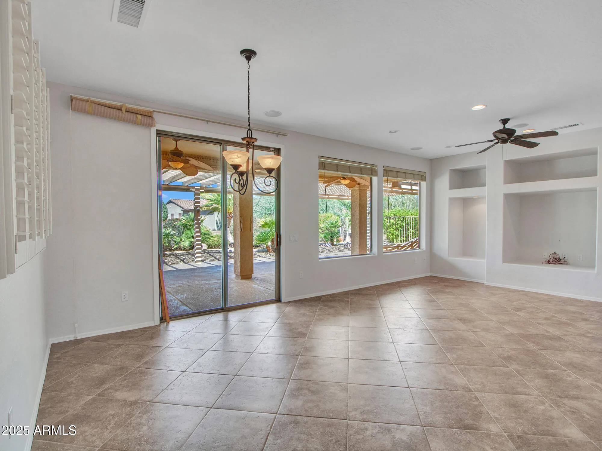 Property Slideshow image 8 of 40 | 20914 n barberry ln, Surprise, AZ, 85387