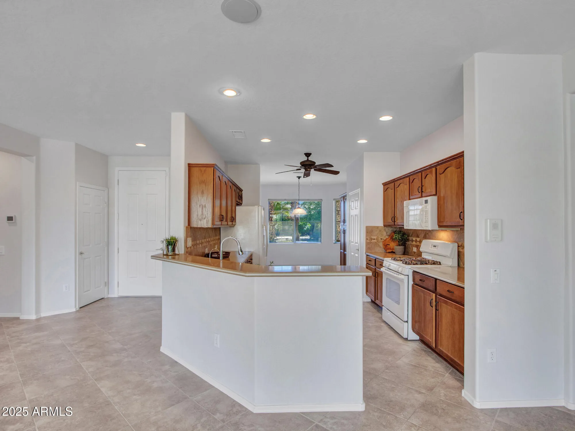 Property Slideshow image 9 of 40 | 20914 n barberry ln, Surprise, AZ, 85387