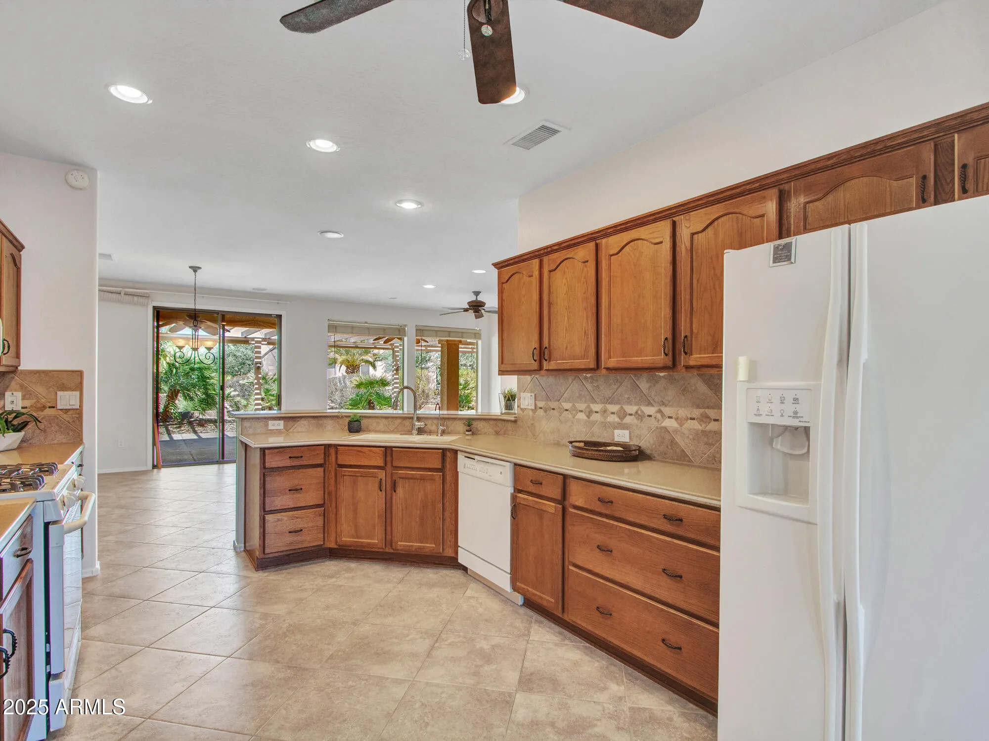 Property Slideshow image 12 of 40 | 20914 n barberry ln, Surprise, AZ, 85387