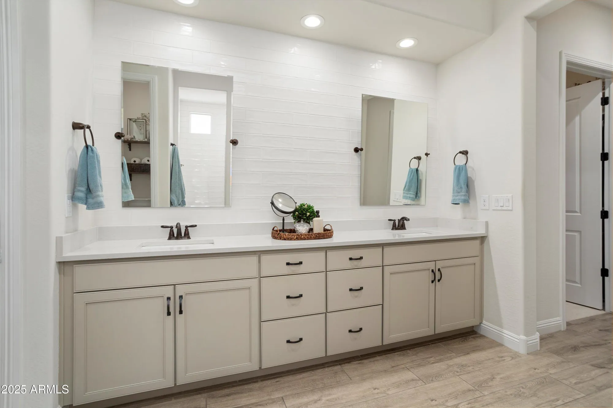 Property Slideshow image 23 of 95 | 27396 w escuda dr, Buckeye, AZ, 85396