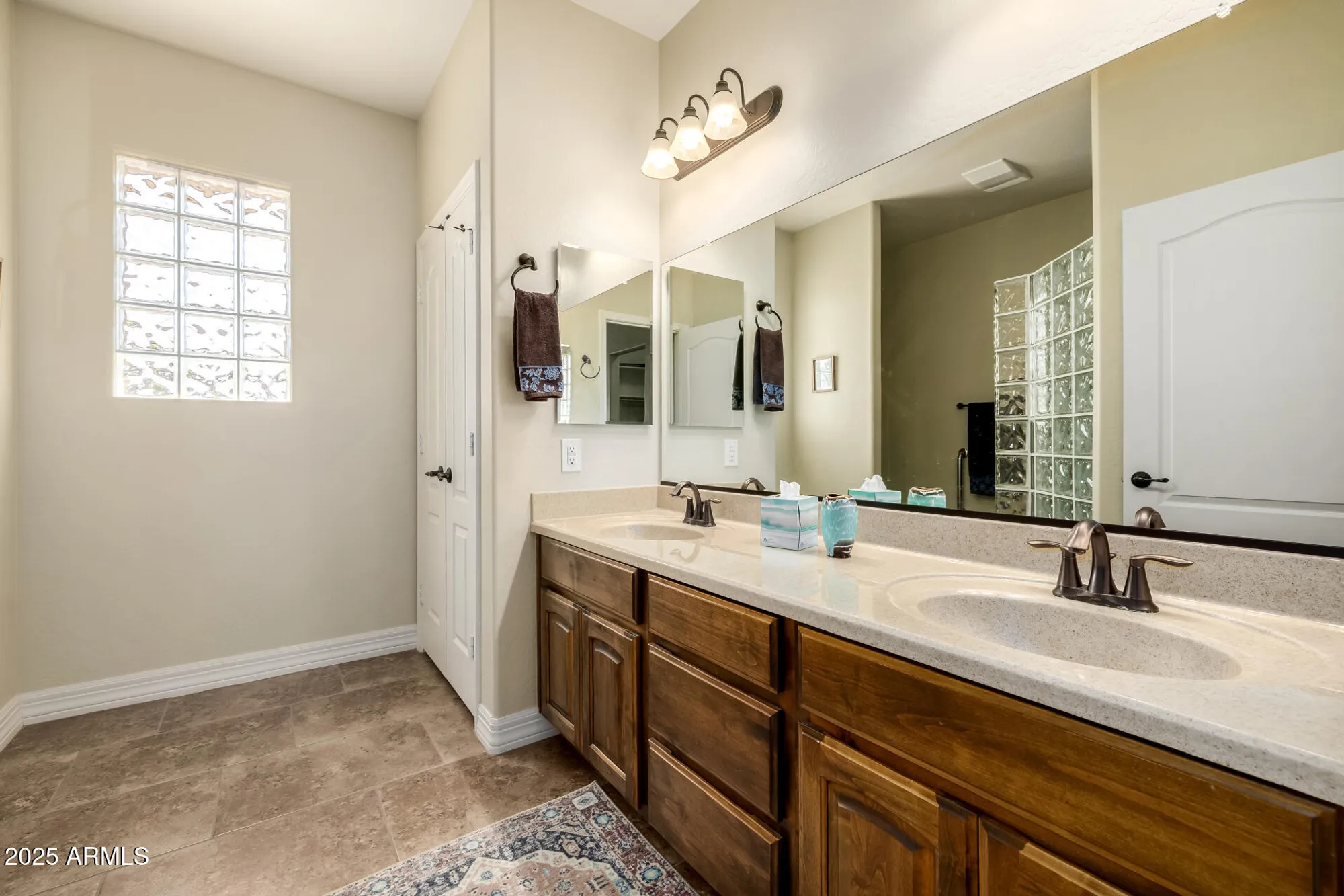 Property Slideshow image 9 of 16 | 11132 e ocaso ave, Mesa, AZ, 85212