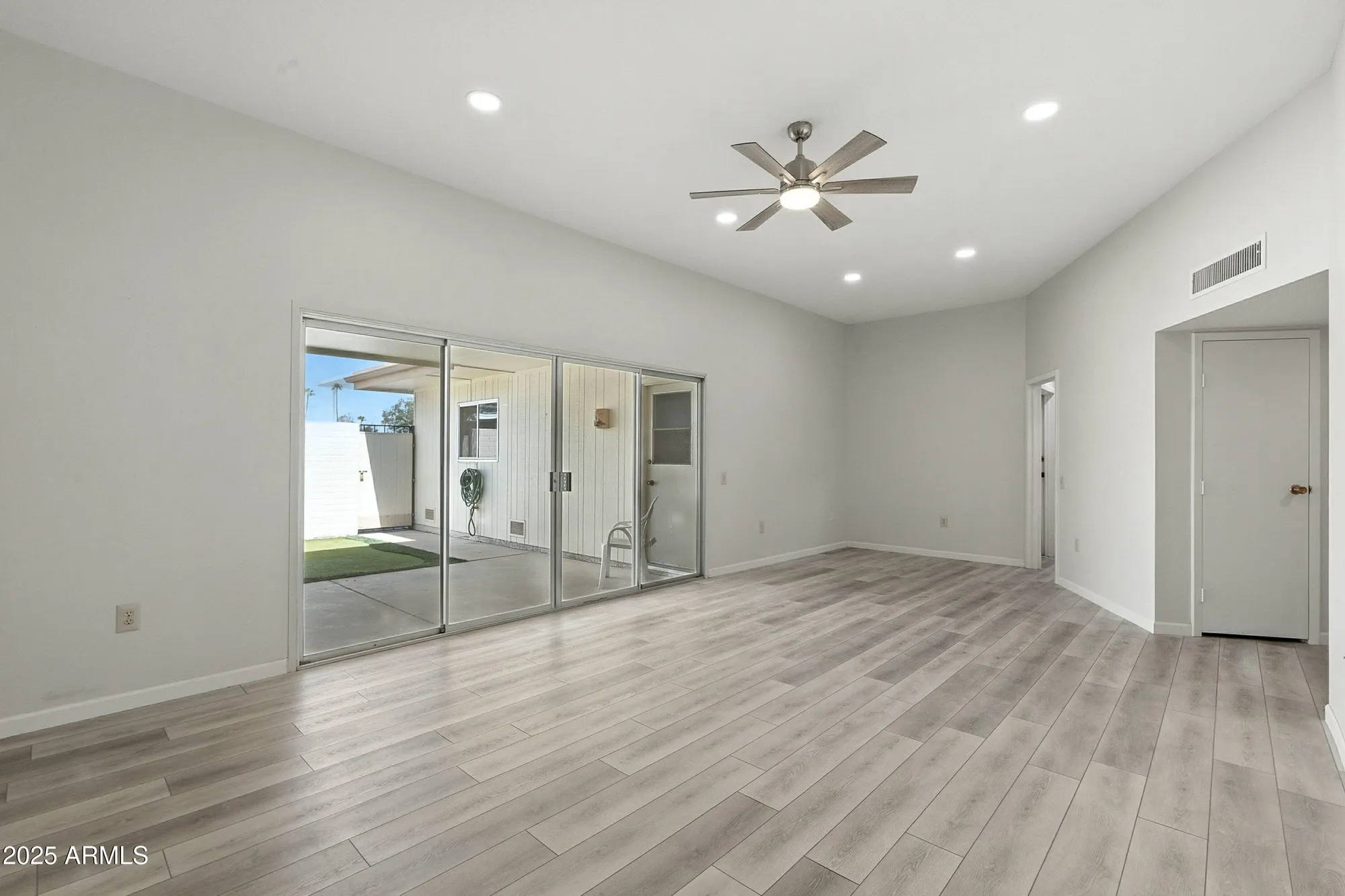 Property Slideshow image 10 of 28 | 10214 w hutton dr # 36, Sun City, AZ, 85351