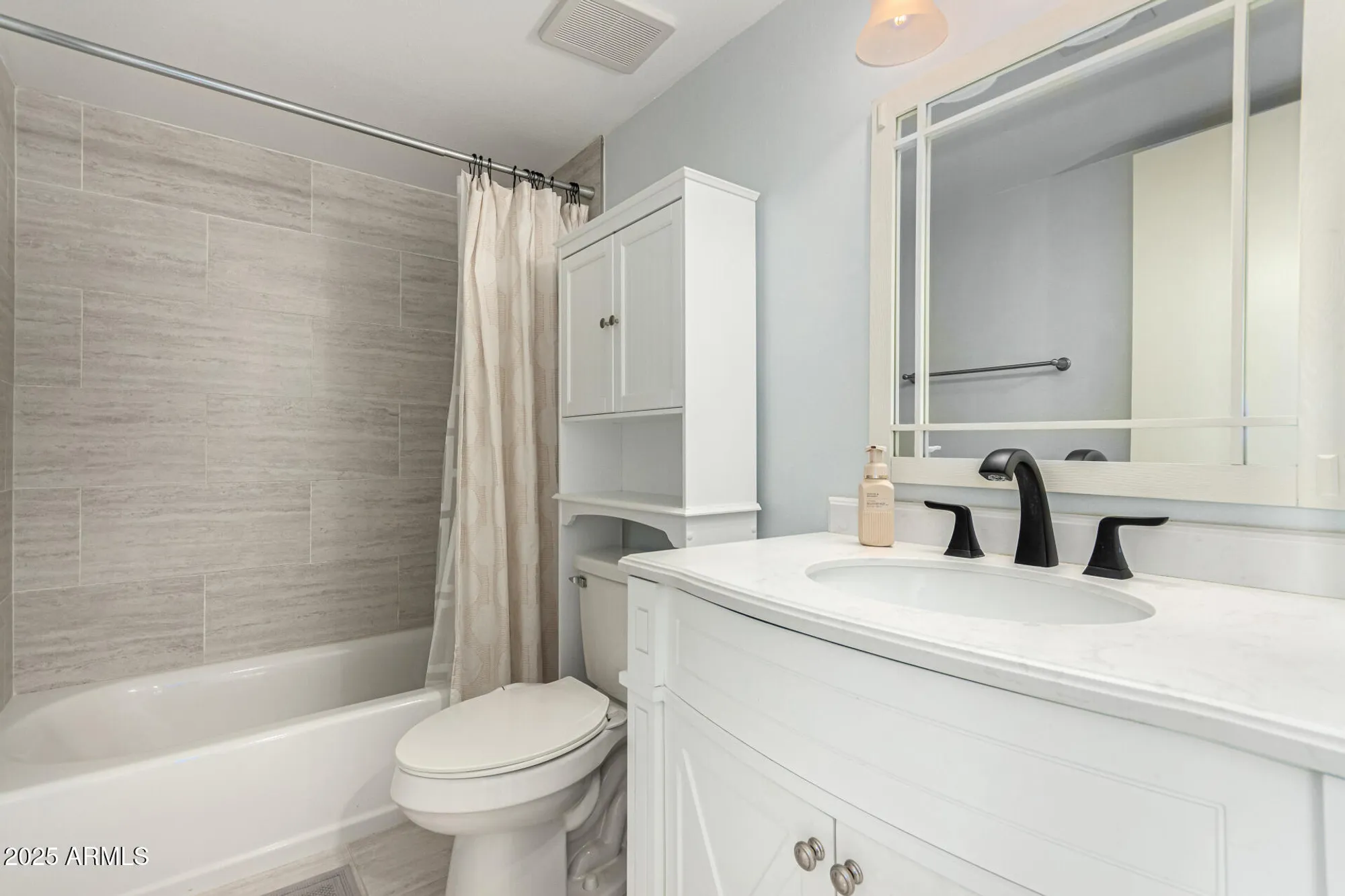 Property Slideshow image 16 of 32 | 7920 e camelback rd unit 409, Scottsdale, AZ, 85251
