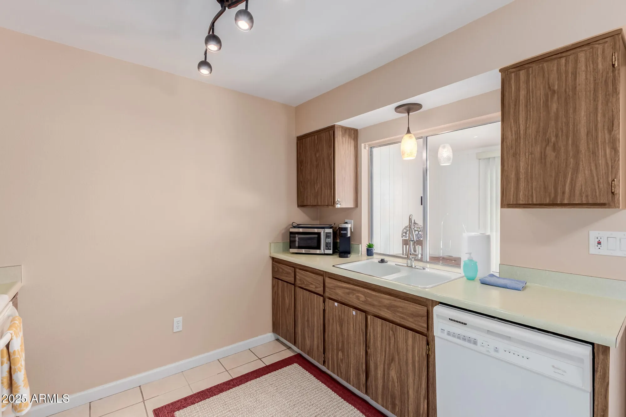 Property Slideshow image 4 of 9 | 10544 w coggins dr, Sun City, AZ, 85351