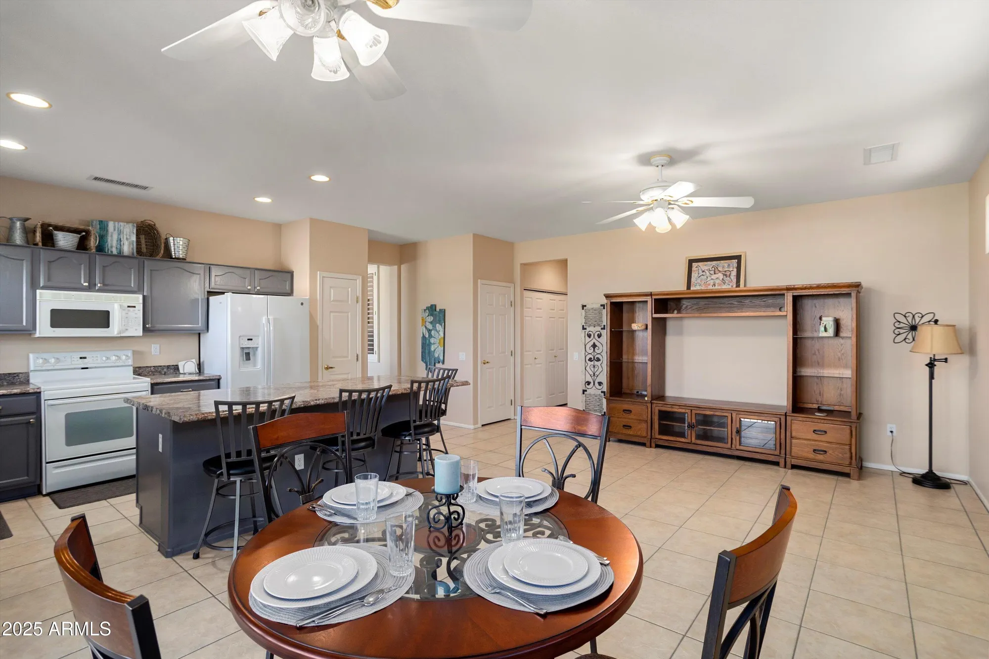 Property Slideshow image 14 of 34 | 15560 w clear canyon dr, Surprise, AZ, 85374