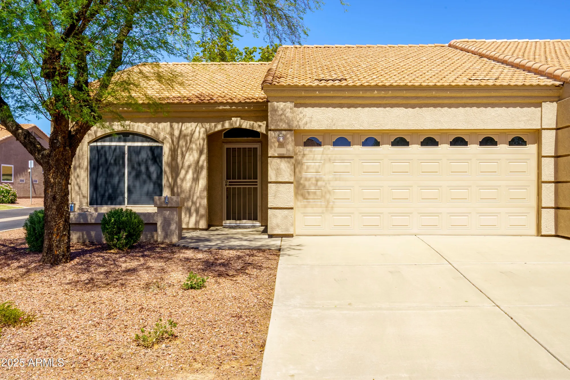 Property Slideshow image 1 of 20 | 2101 s yellow wood 75, Mesa, AZ, 85209