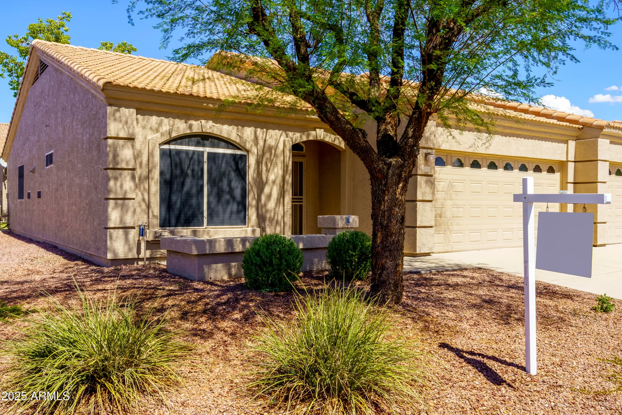 Property Slideshow image 2 of 20 | 2101 s yellow wood 75, Mesa, AZ, 85209