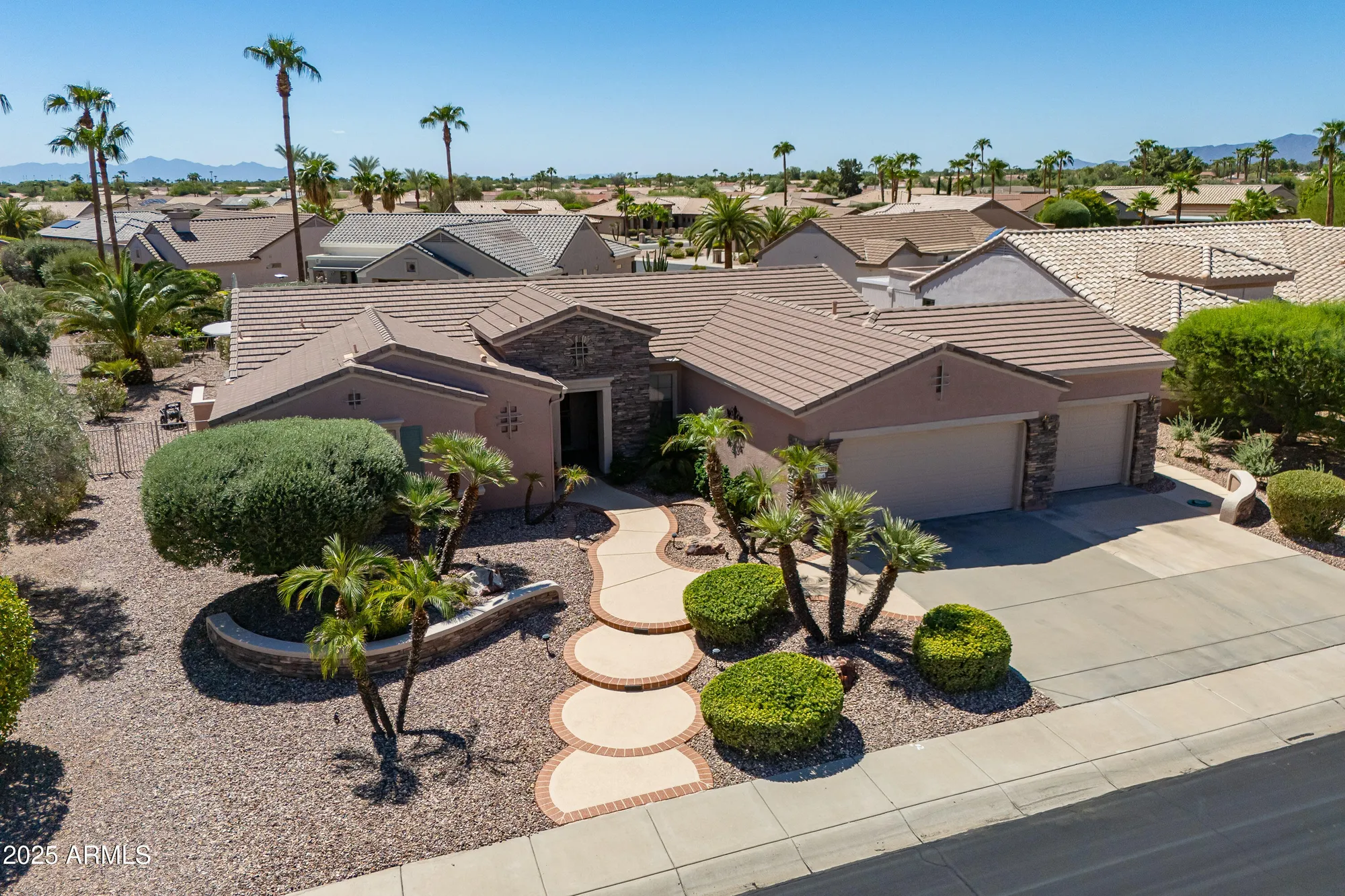 Property Slideshow image 32 of 44 | 15309 w summerwind ln, Surprise, AZ, 85374