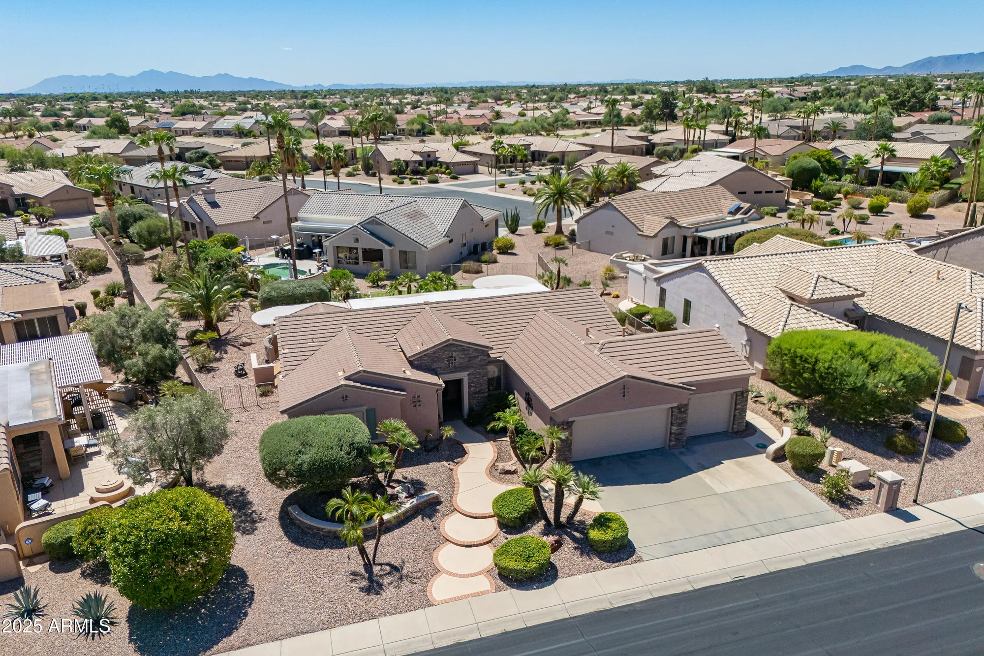 Property Slideshow image 33 of 44 | 15309 w summerwind ln, Surprise, AZ, 85374