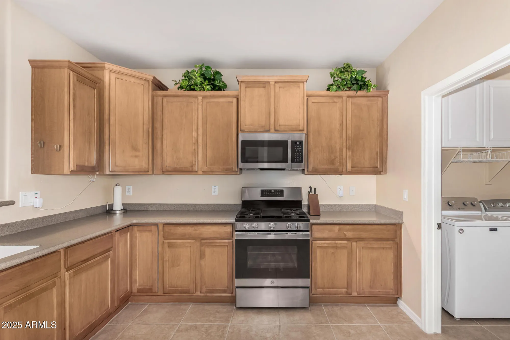 Property Slideshow image 10 of 31 | 6749 w noble prairie way, Florence, AZ, 85132