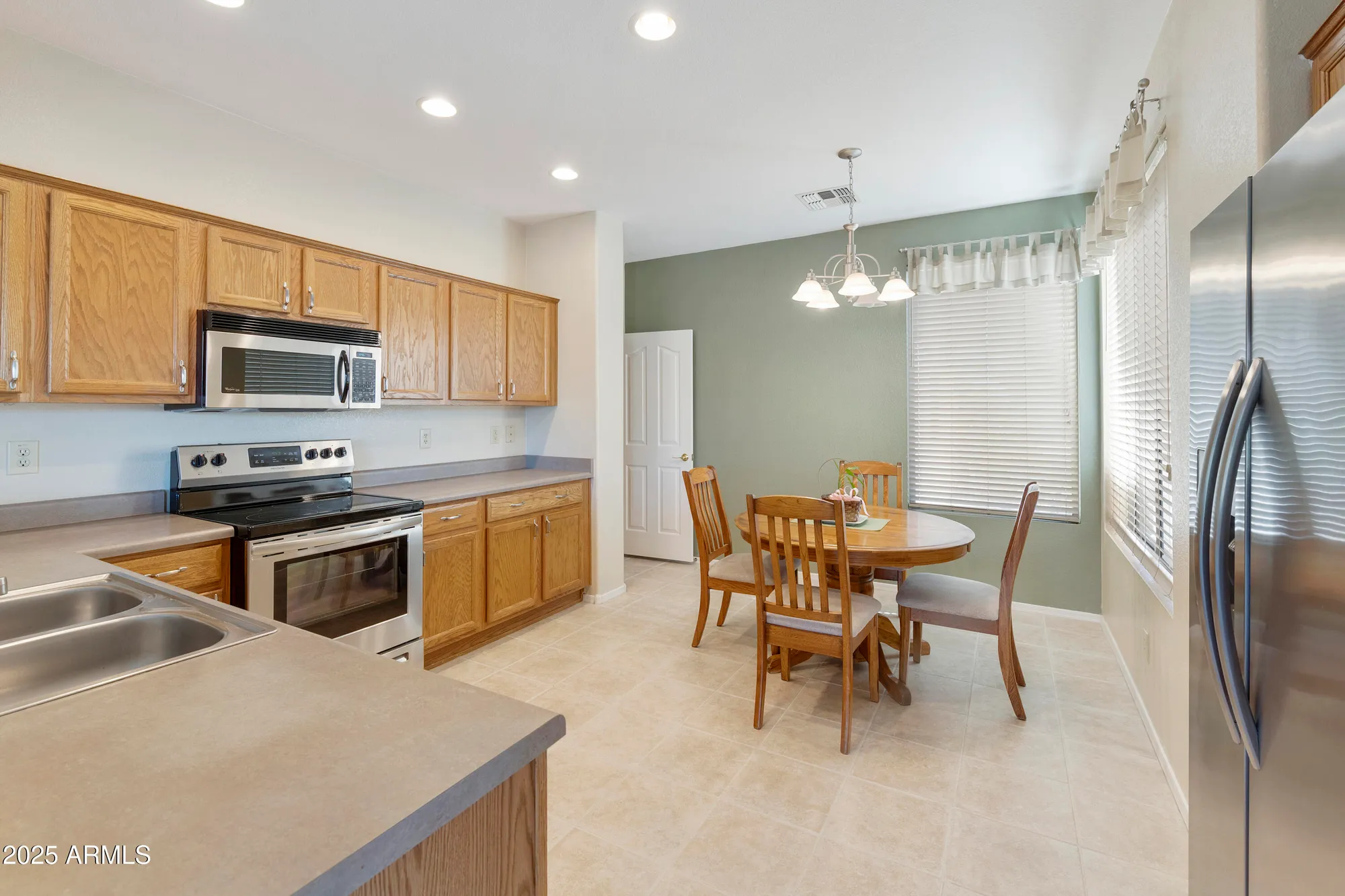 Property Slideshow image 12 of 56 | 24722 s golfview dr, Sun Lakes, AZ, 85248