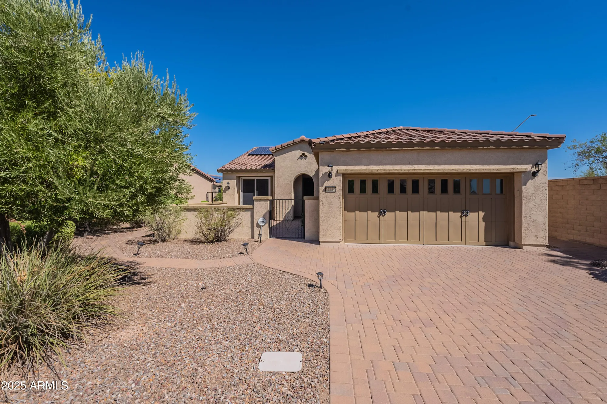Property Slideshow image 2 of 75 | 12368 w running deer trl, Peoria, AZ, 85383