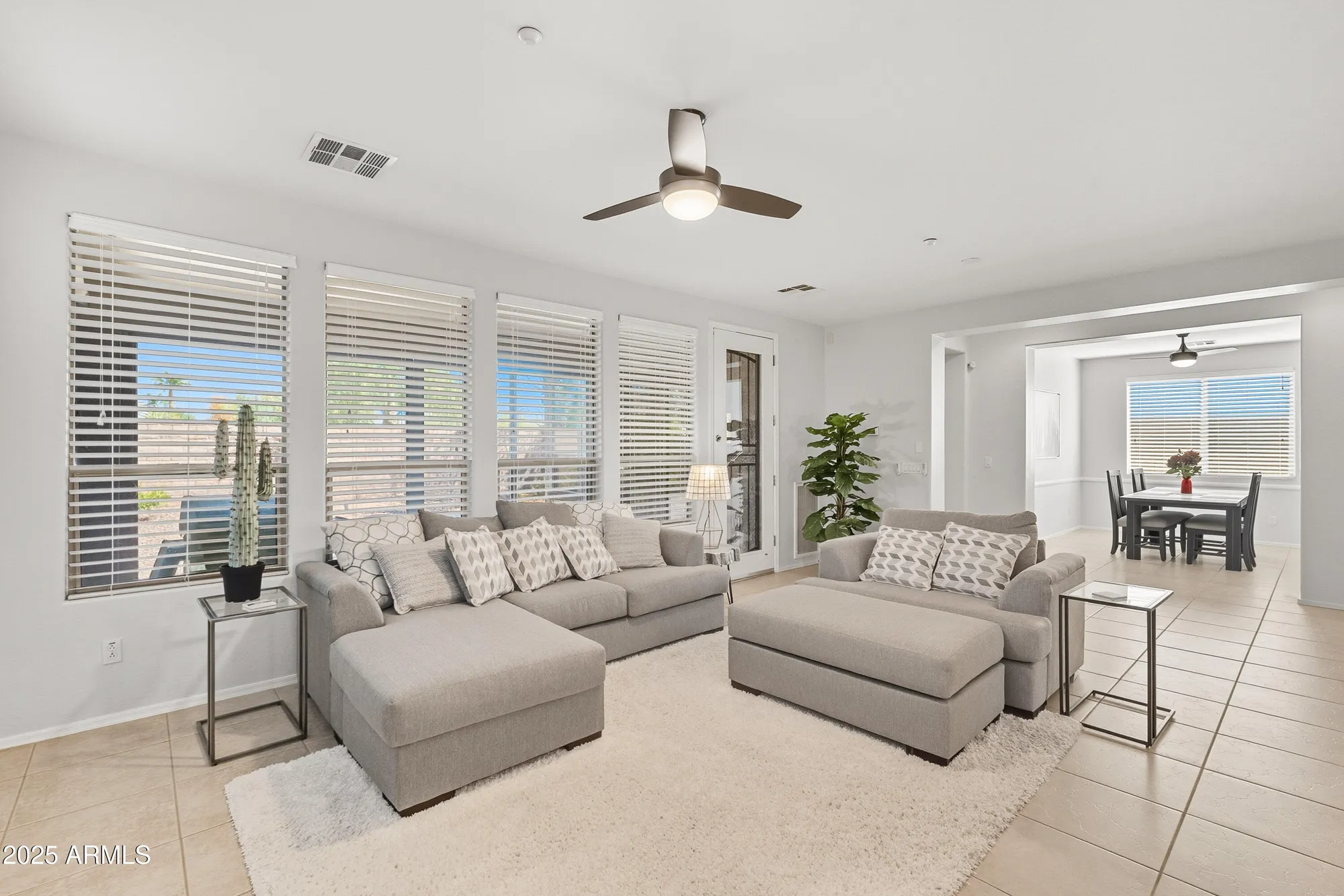 Property Slideshow image 10 of 75 | 12368 w running deer trl, Peoria, AZ, 85383