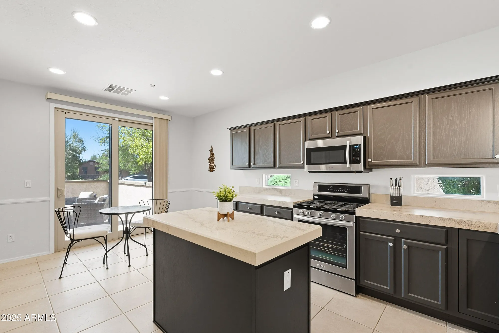 Property Slideshow image 5 of 75 | 12368 w running deer trl, Peoria, AZ, 85383