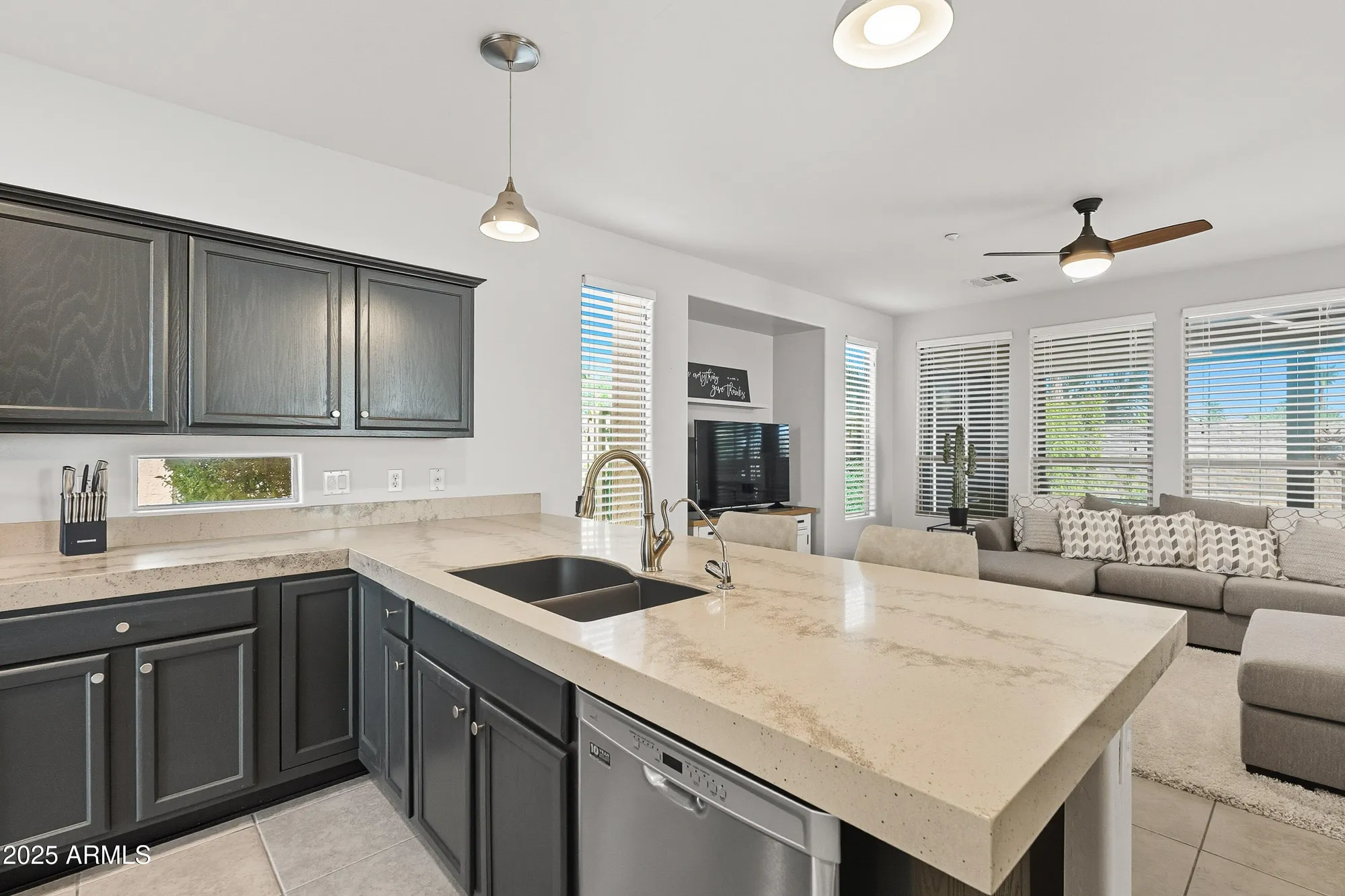 Property Slideshow image 9 of 75 | 12368 w running deer trl, Peoria, AZ, 85383