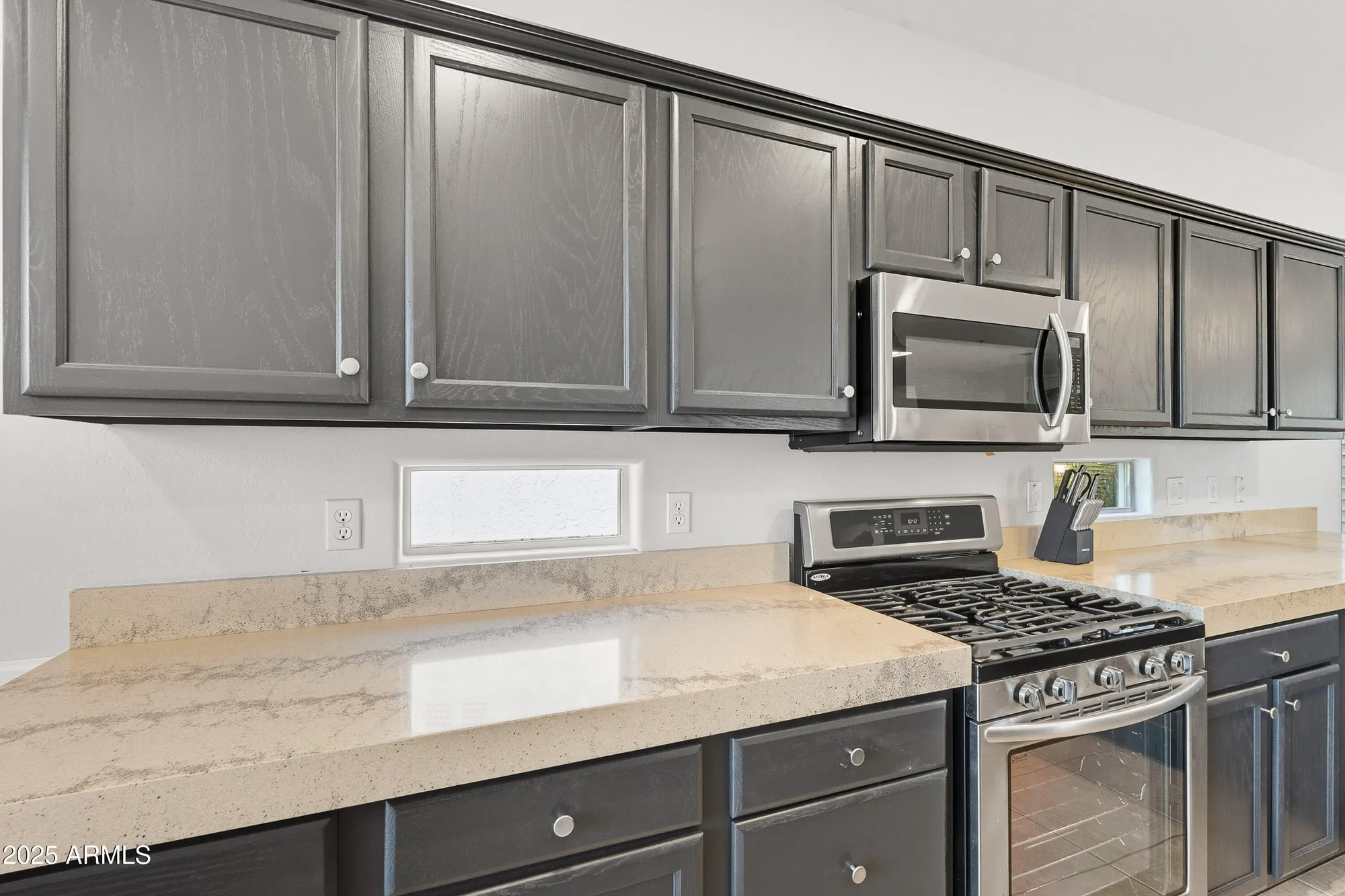 Property Slideshow image 38 of 75 | 12368 w running deer trl, Peoria, AZ, 85383