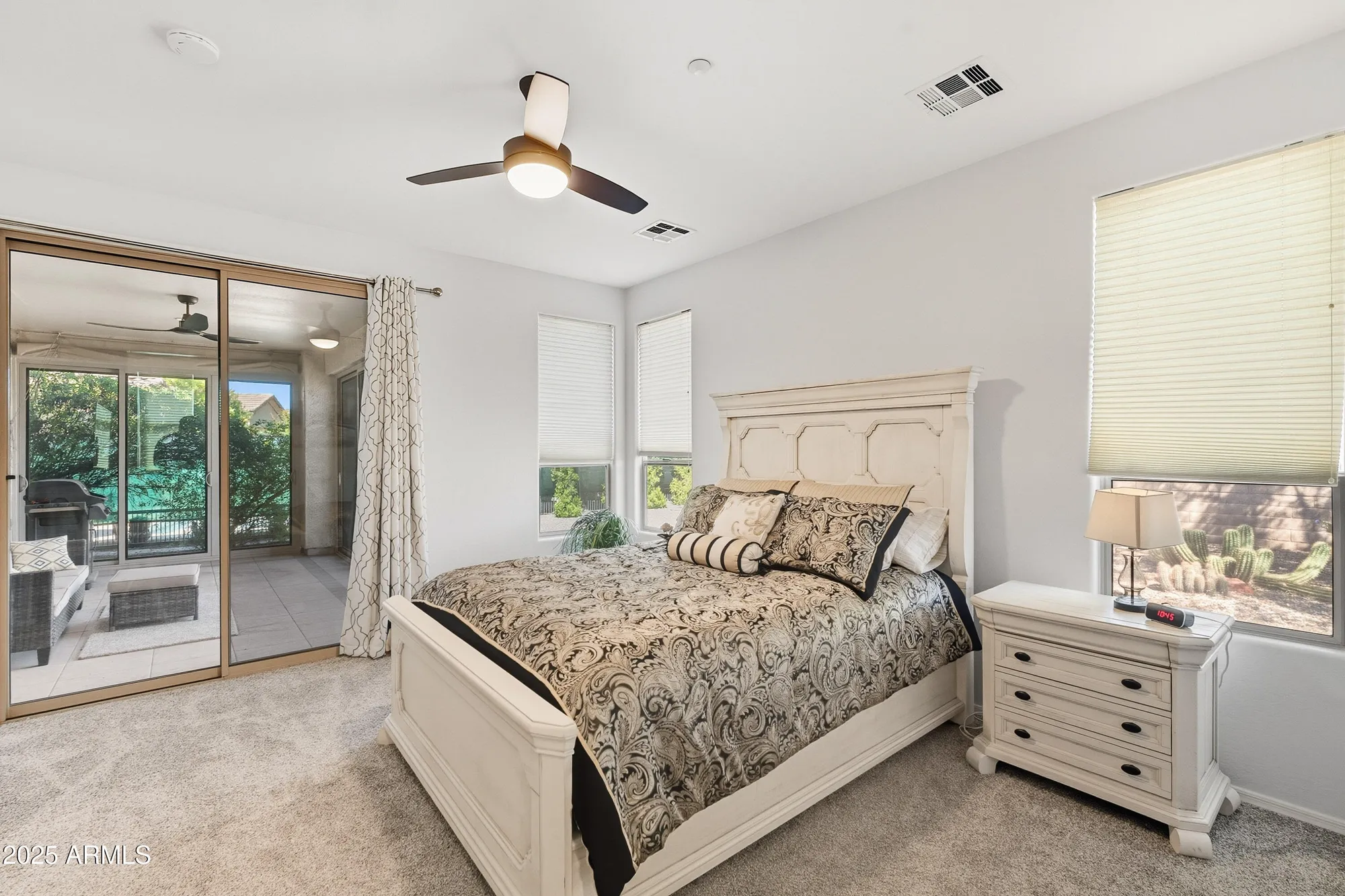 Property Slideshow image 16 of 75 | 12368 w running deer trl, Peoria, AZ, 85383