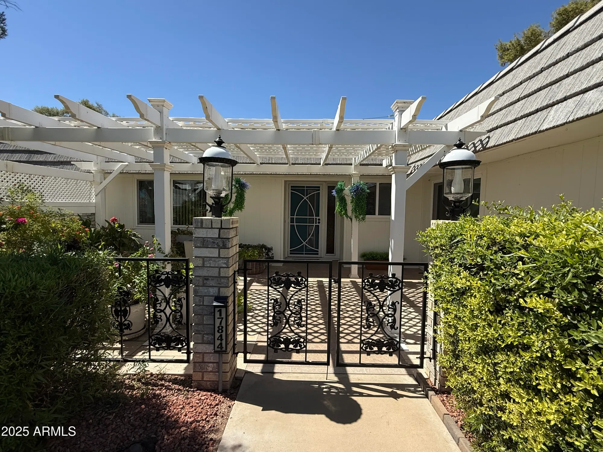 Property Slideshow image 2 of 36 | 17844 n 102nd dr, Sun City, AZ, 85373