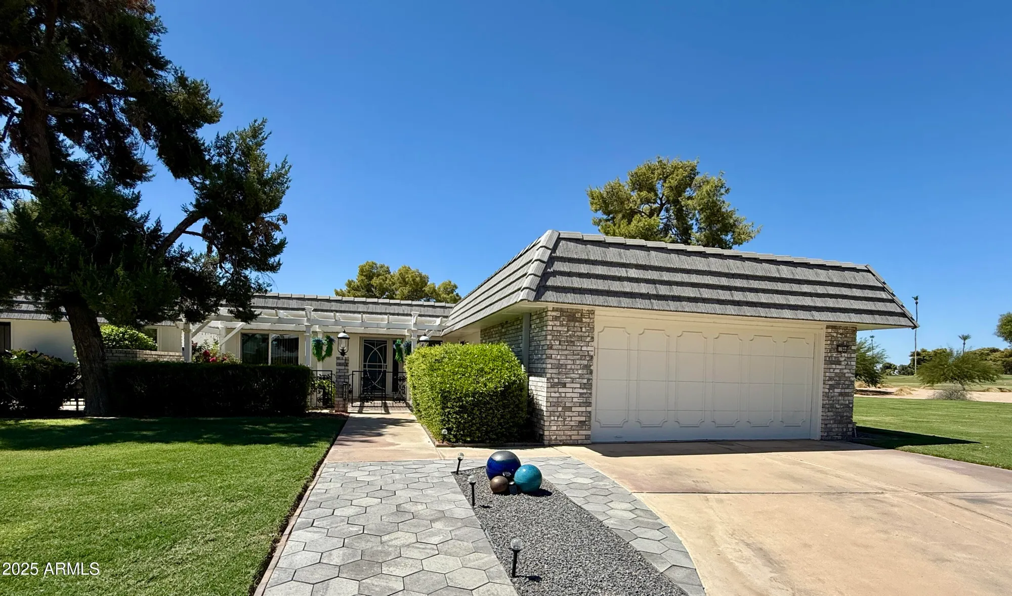 Property Slideshow image 1 of 36 | 17844 n 102nd dr, Sun City, AZ, 85373