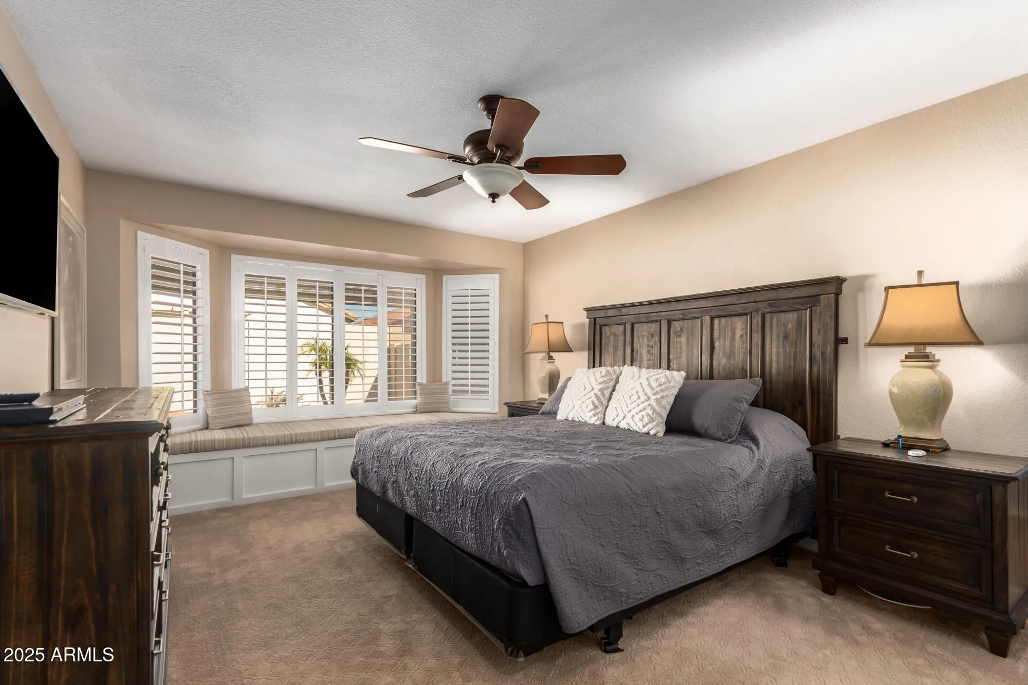 Property Slideshow image 20 of 33 | 19817 n 92nd ave, Peoria, AZ, 85382