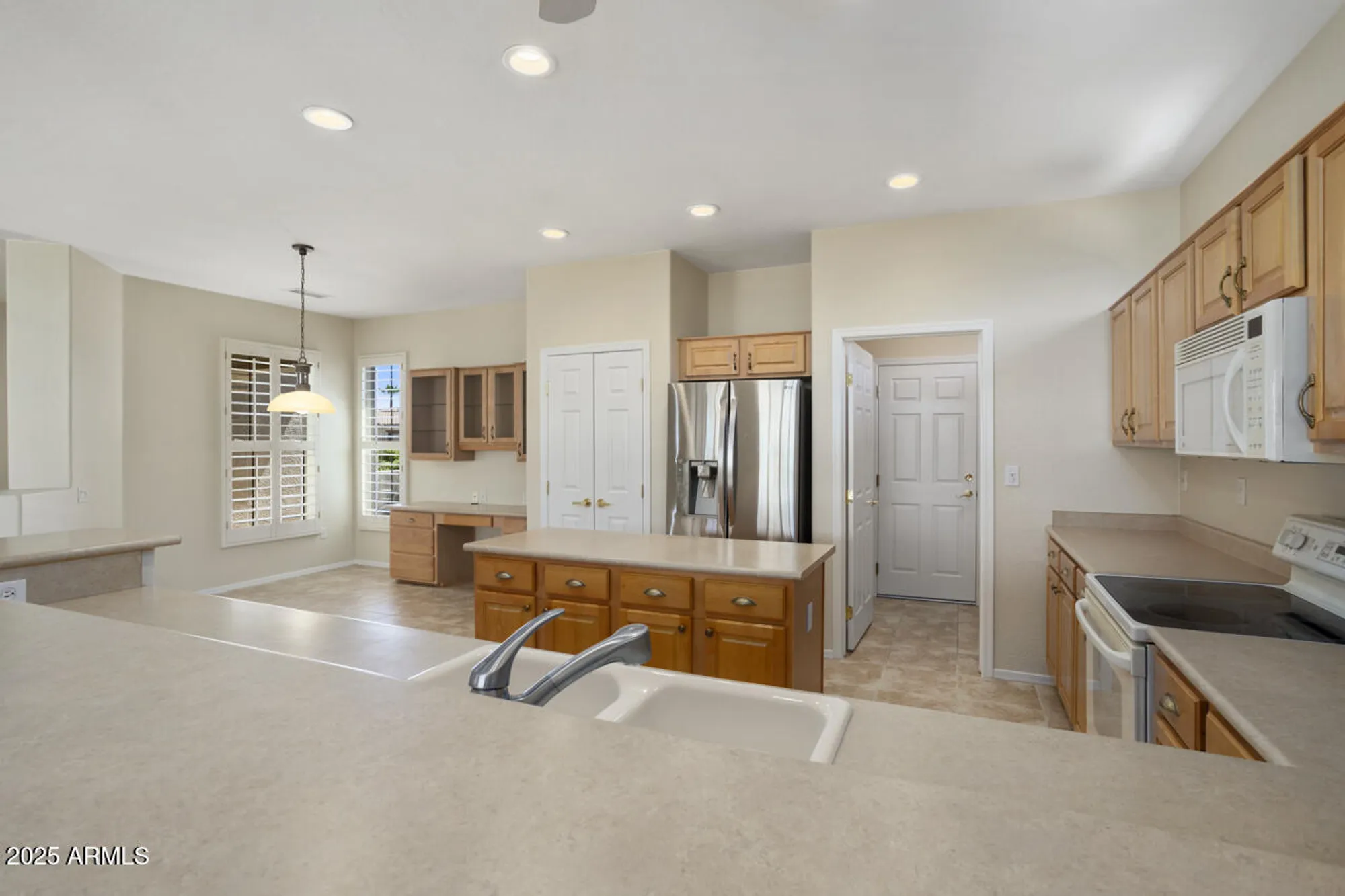 Property Slideshow image 15 of 37 | 15102 w rounders dr, Surprise, AZ, 85374
