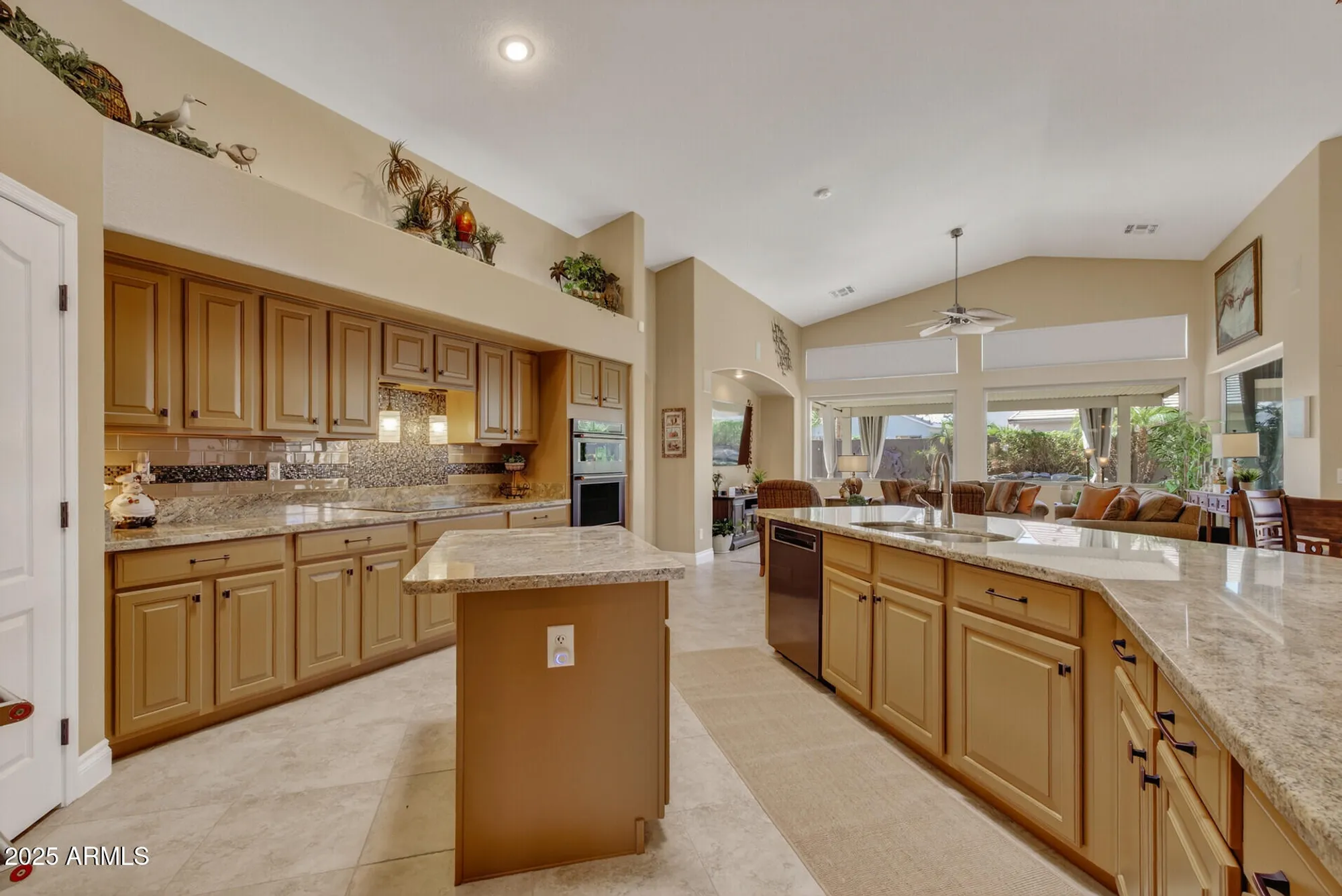 Property Slideshow image 10 of 55 | 17812 n becke ln, Surprise, AZ, 85374