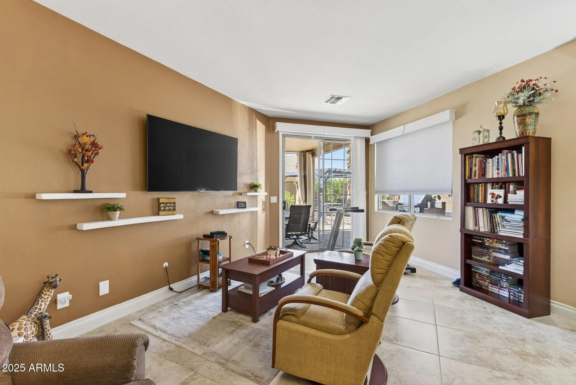 Property Slideshow image 20 of 55 | 17812 n becke ln, Surprise, AZ, 85374