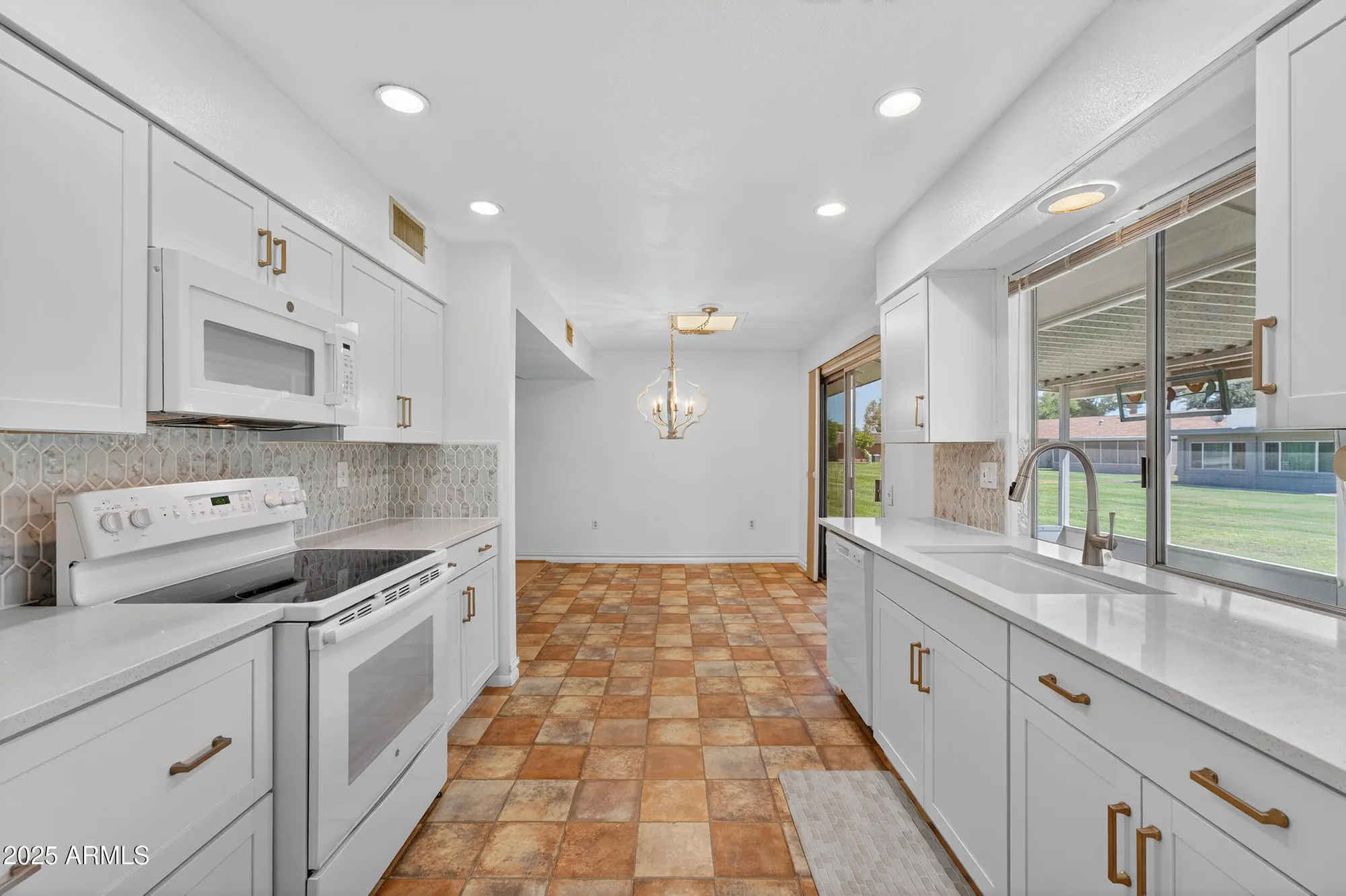 Property Slideshow image 18 of 40 | 9821 w pleasant valley rd, Sun City, AZ, 85351