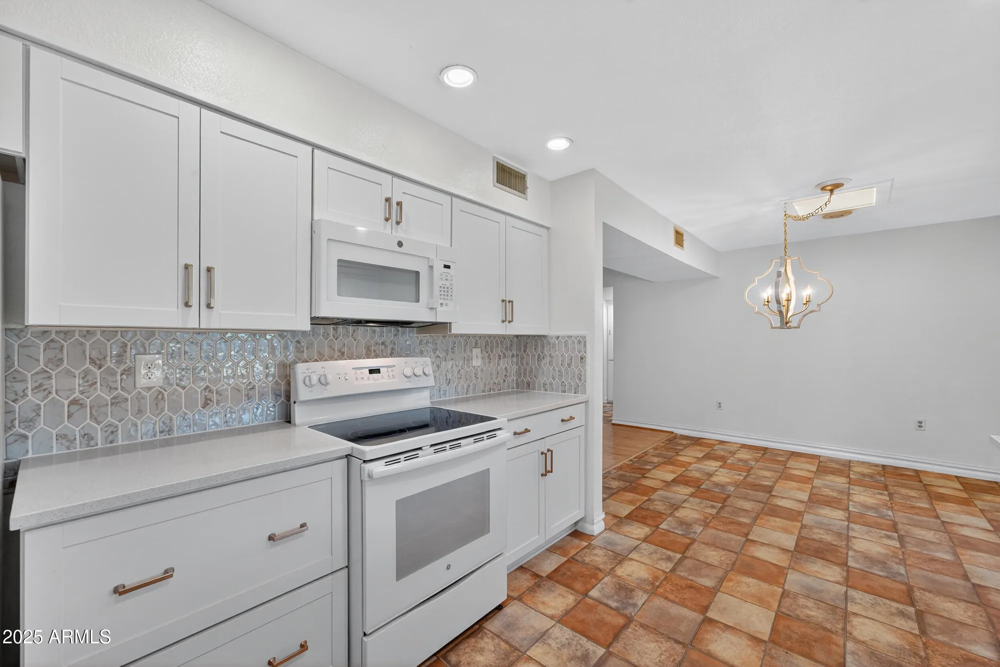 Property Slideshow image 16 of 40 | 9821 w pleasant valley rd, Sun City, AZ, 85351