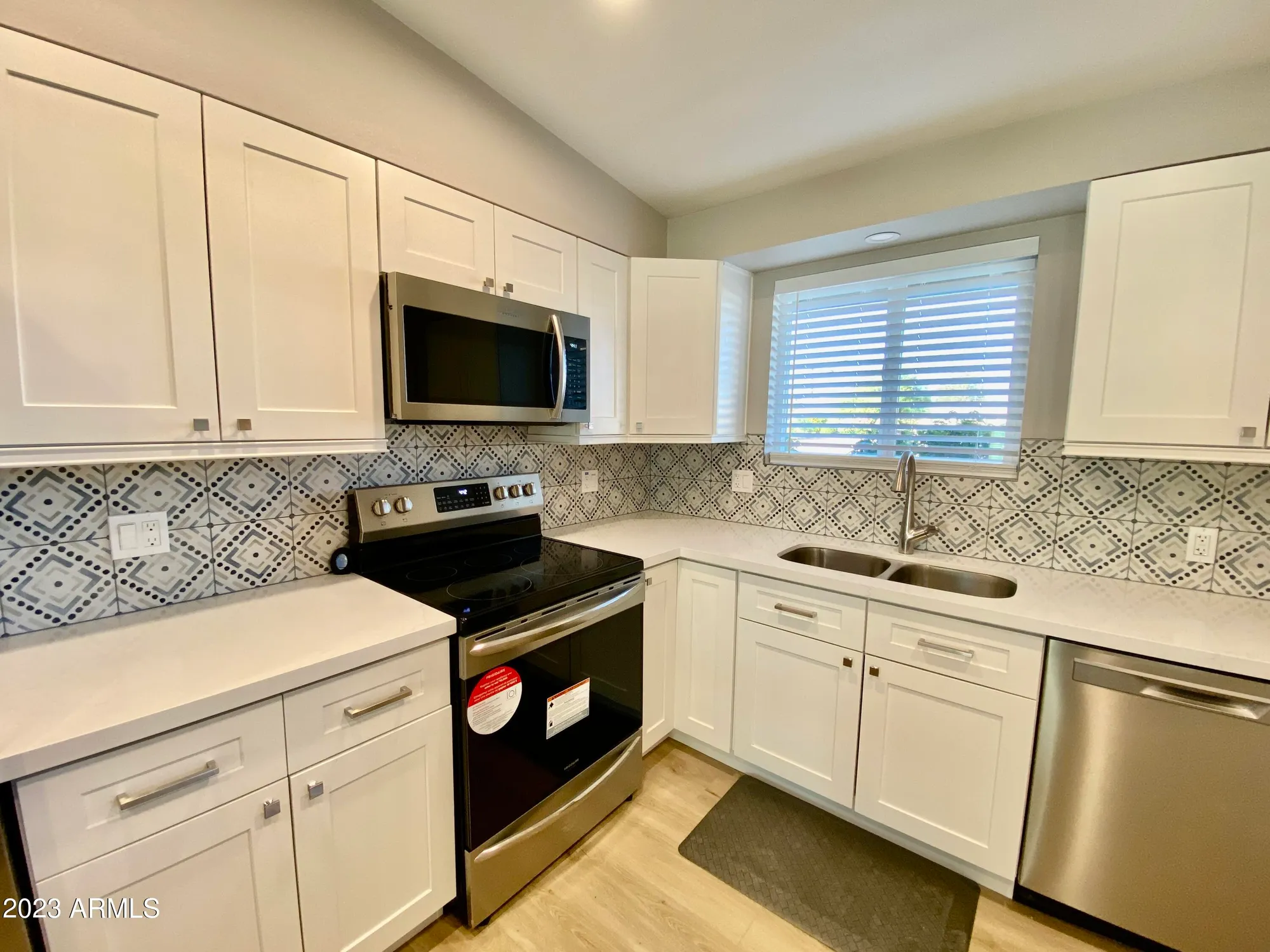 Property Slideshow image 9 of 29 | 10433 w oakmont dr, Sun City, AZ, 85351