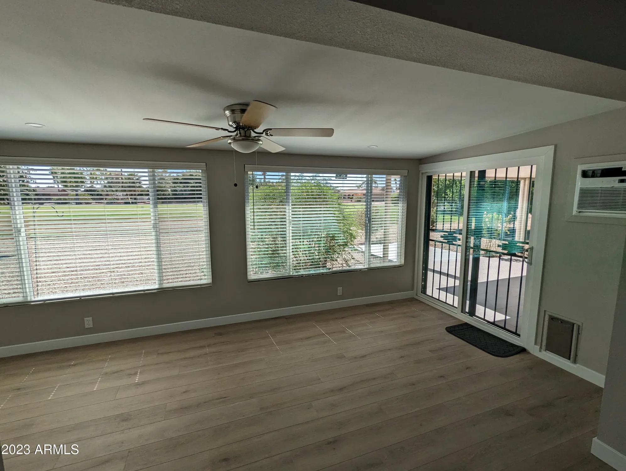 Property Slideshow image 12 of 29 | 10433 w oakmont dr, Sun City, AZ, 85351