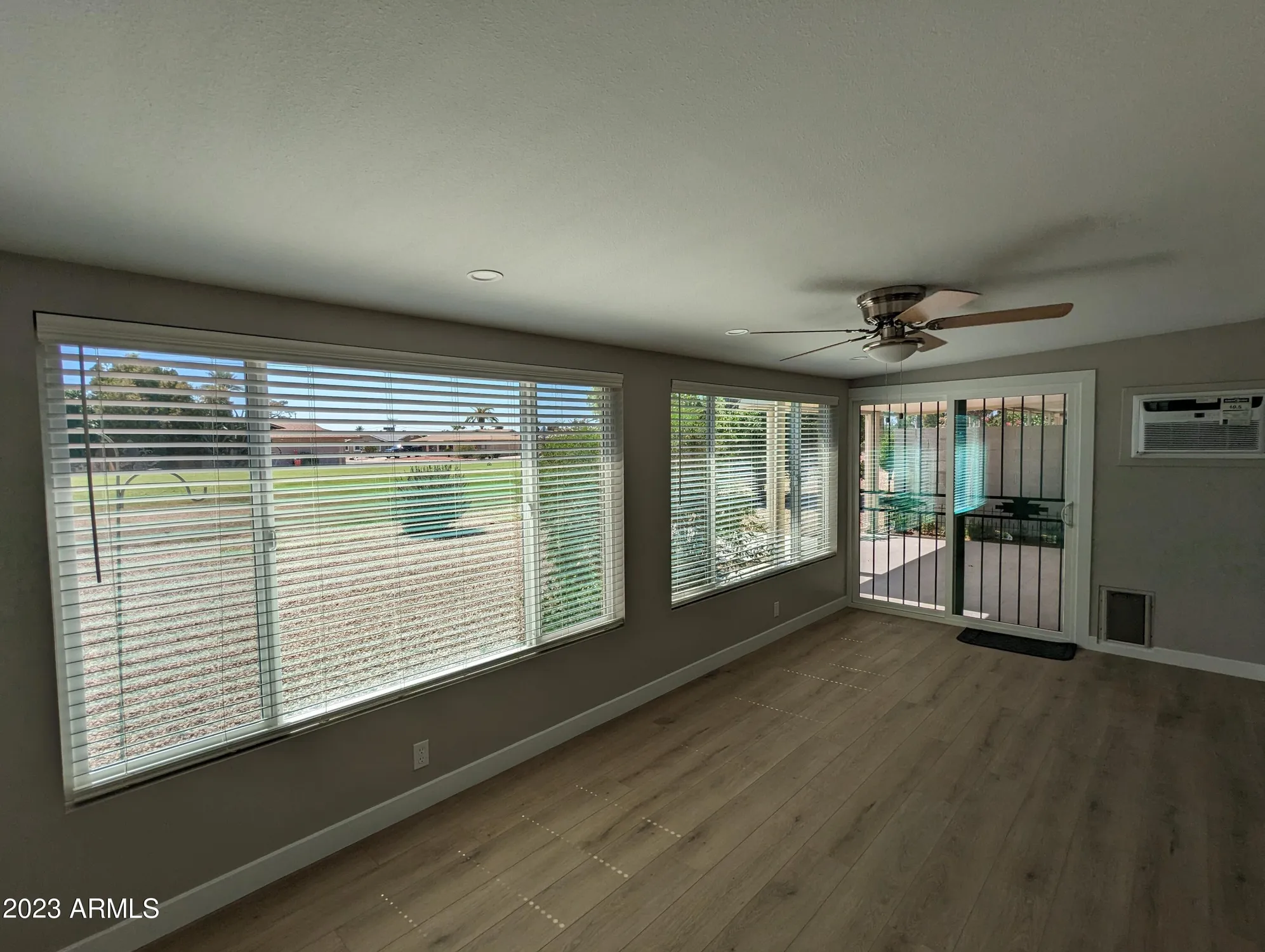 Property Slideshow image 13 of 29 | 10433 w oakmont dr, Sun City, AZ, 85351