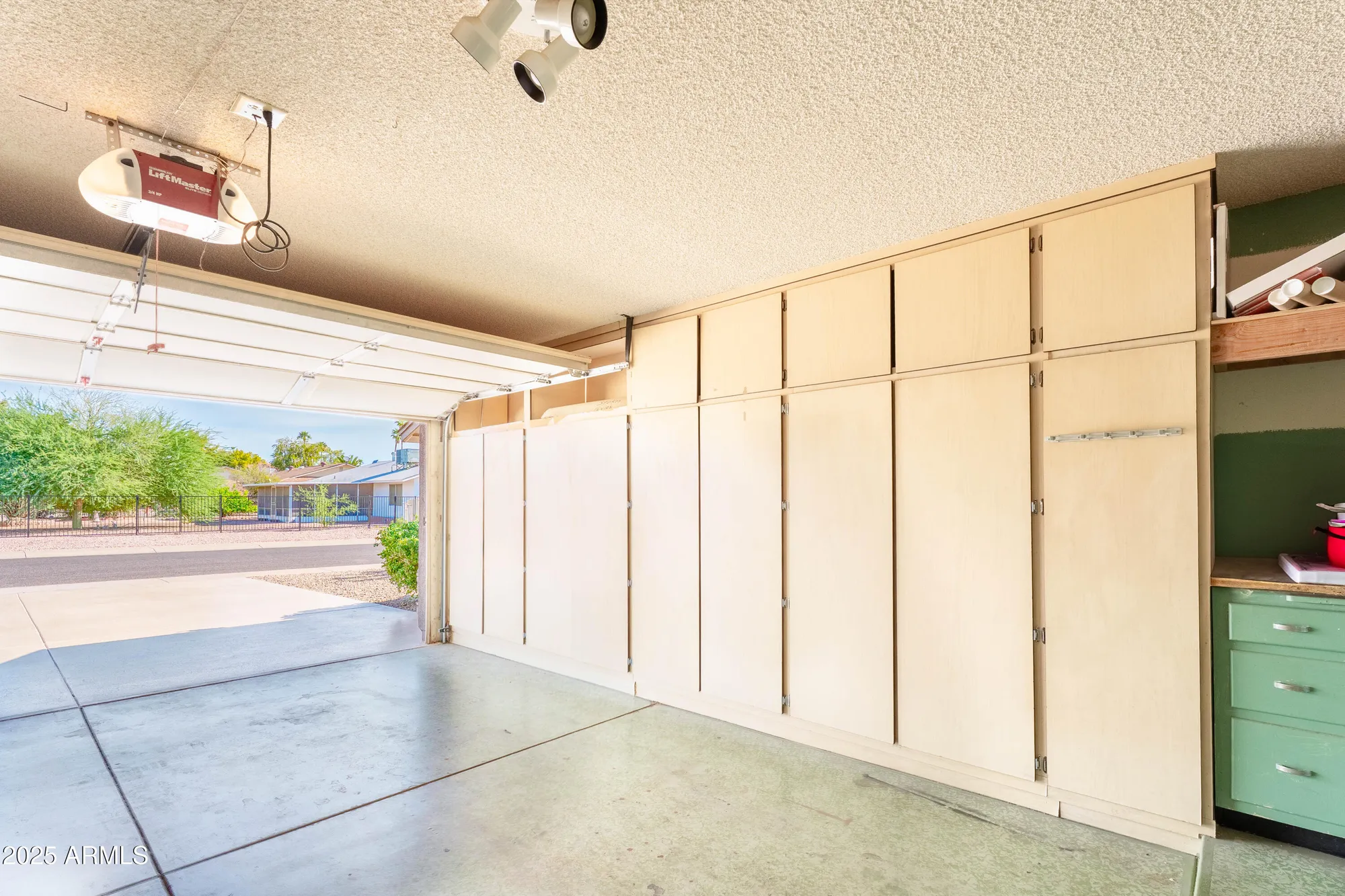Property Slideshow image 28 of 40 | 9635 w spanish moss ln, Sun City, AZ, 85373