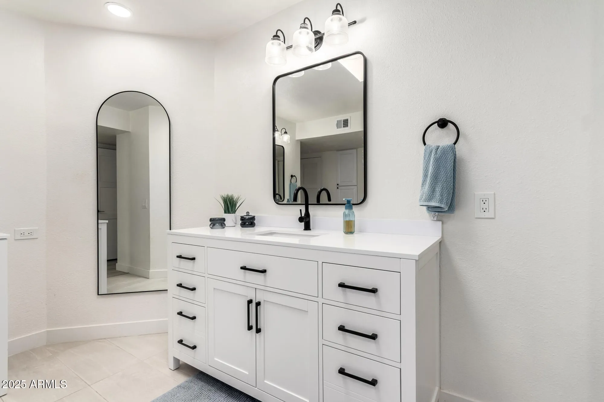 Property Slideshow image 16 of 34 | 26007 s cedarcrest dr, Sun Lakes, AZ, 85248