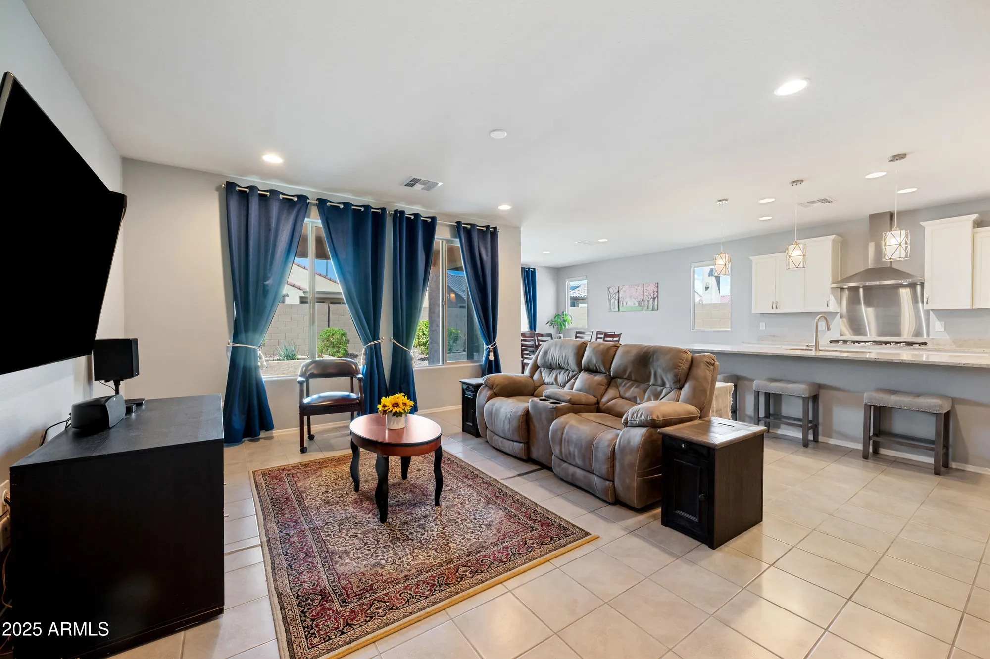 Property Slideshow image 4 of 43 | 7280 w cactus wren way, Florence, AZ, 85132