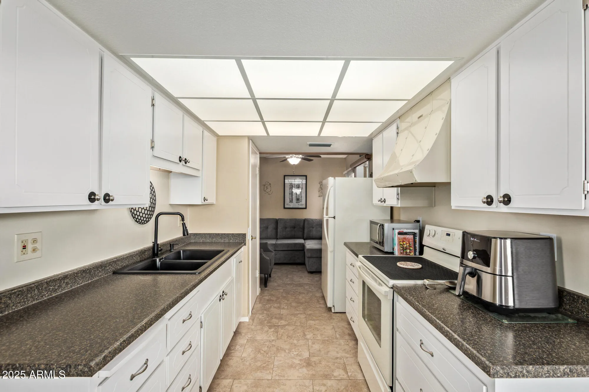 Property Slideshow image 9 of 37 | 19446 n star ridge dr, Sun City West, AZ, 85375