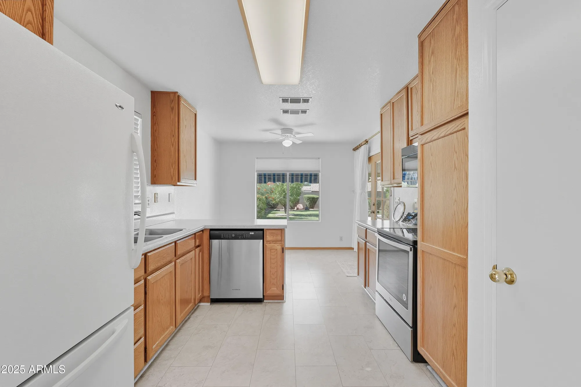 Property Slideshow image 14 of 56 | 20352 n 109th ln, Peoria, AZ, 85373