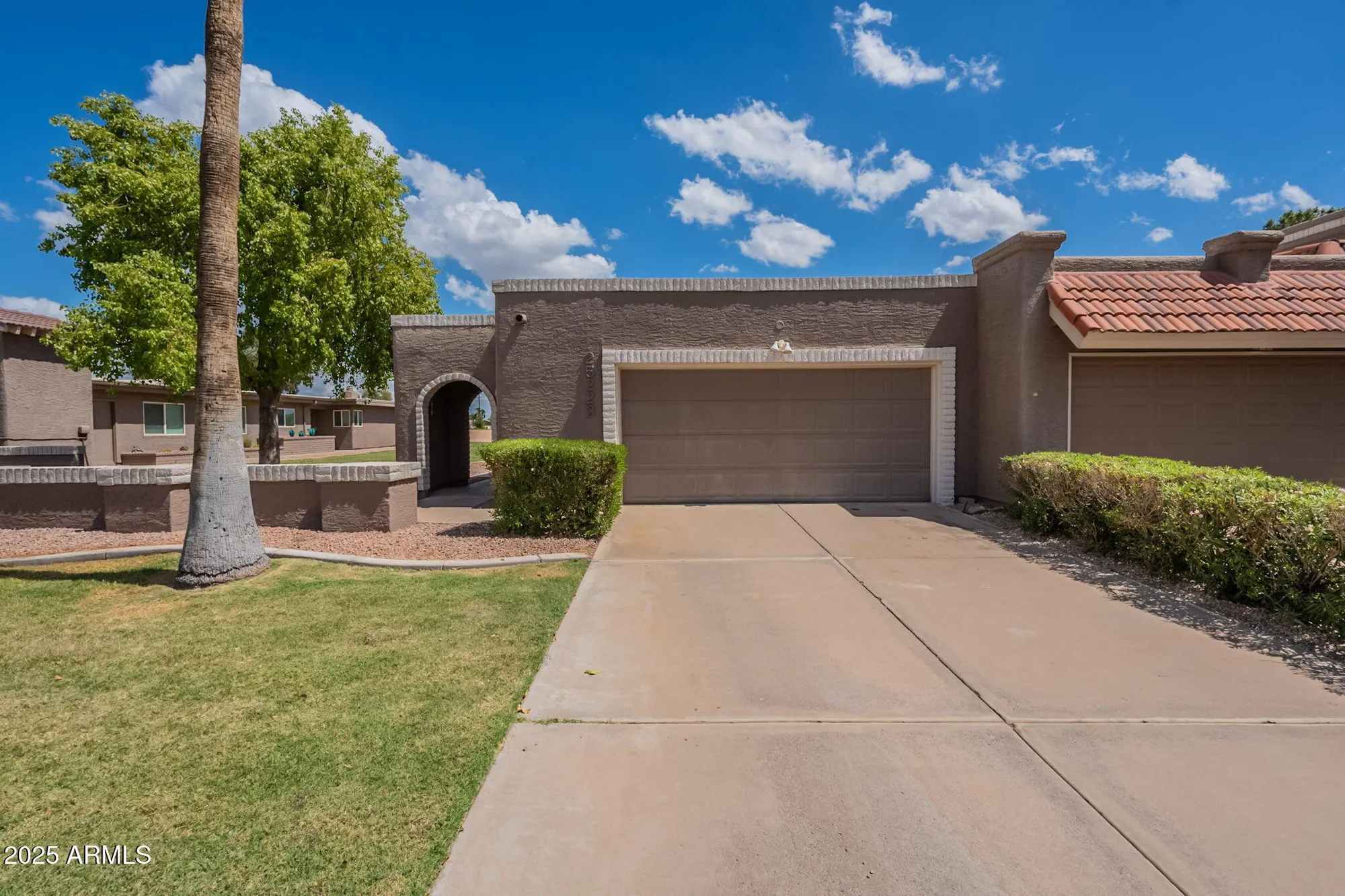 Property Slideshow image 8 of 63 | 25223 s berry brook dr, Sun Lakes, AZ, 85248