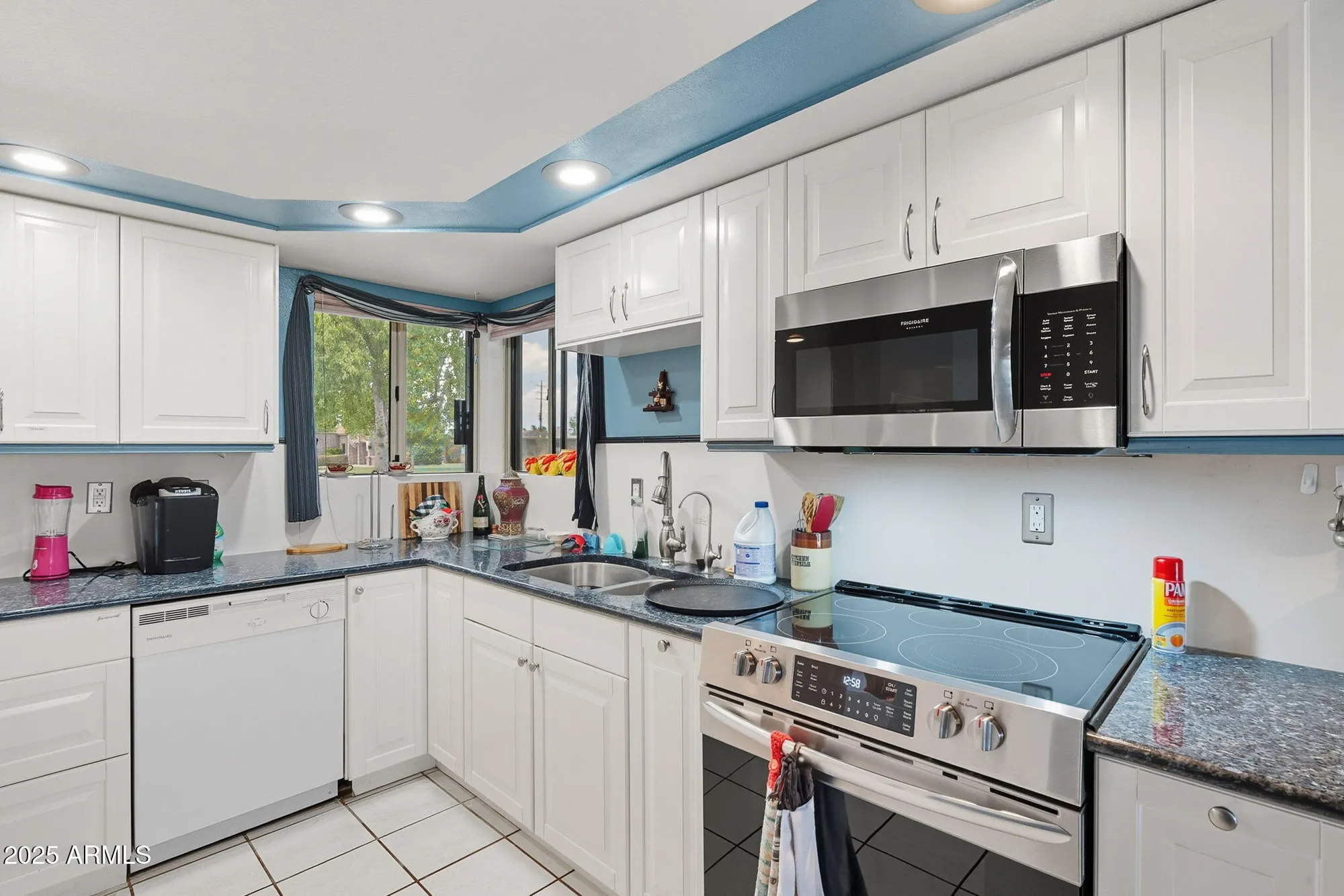 Property Slideshow image 5 of 63 | 25223 s berry brook dr, Sun Lakes, AZ, 85248