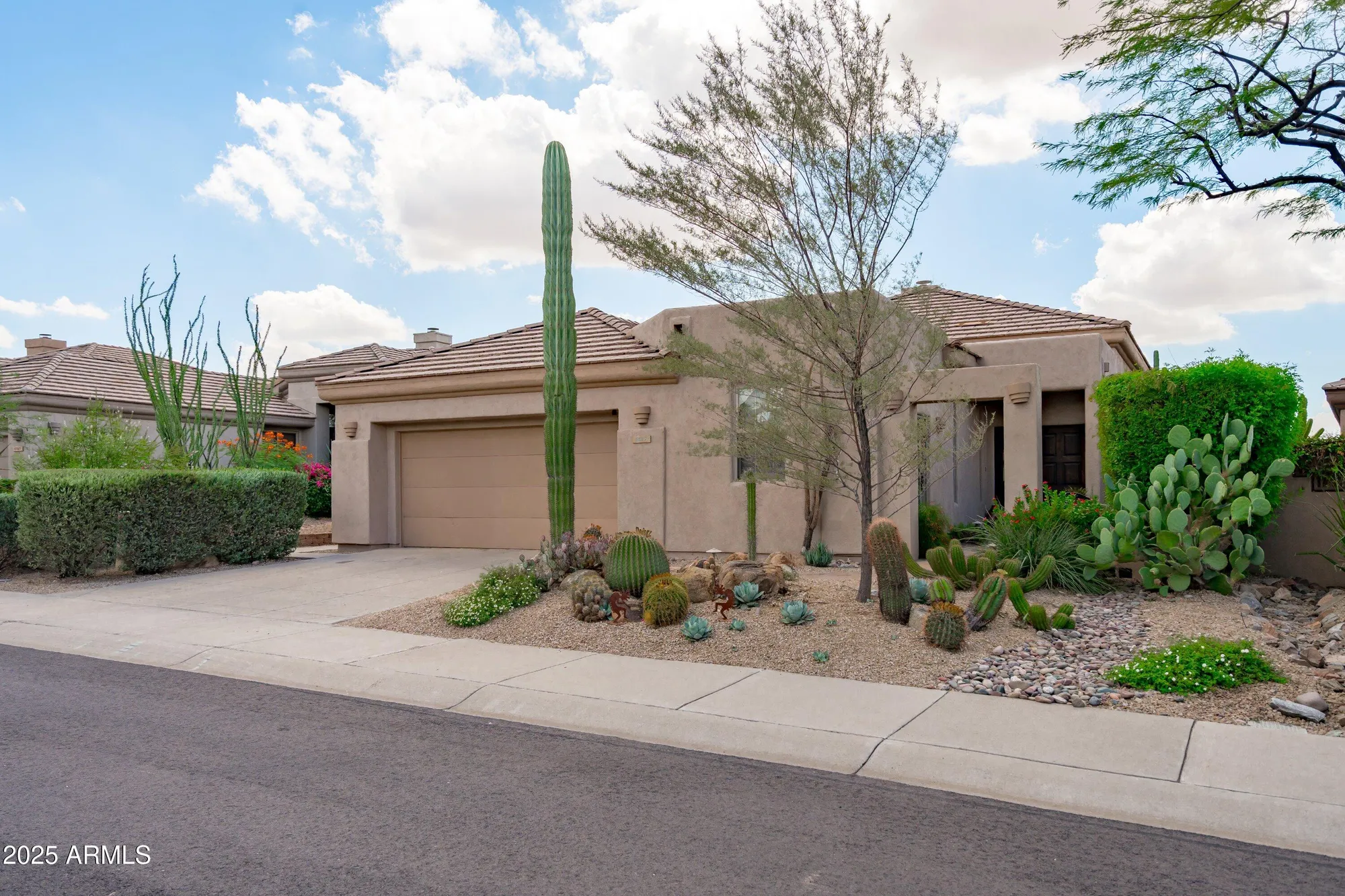Property Slideshow image 3 of 48 | 6537 e shooting star way, Scottsdale, AZ, 85266
