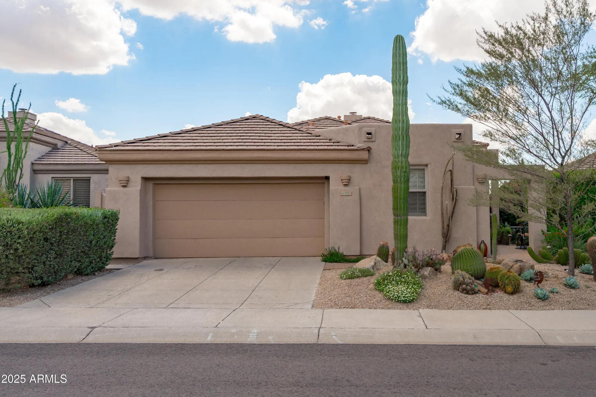 Property Slideshow image 4 of 48 | 6537 e shooting star way, Scottsdale, AZ, 85266