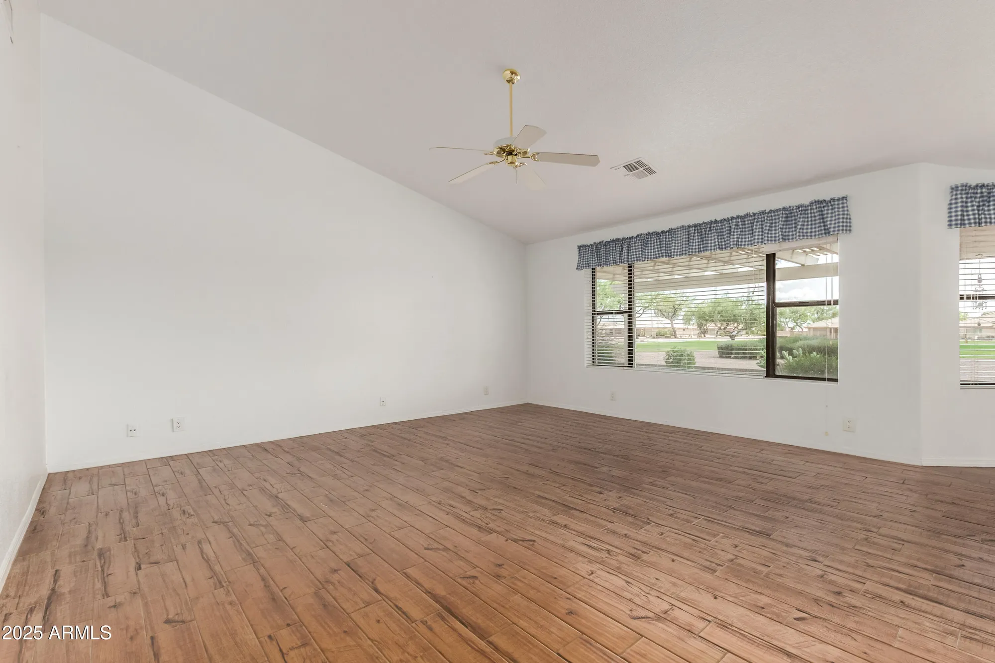 Property Slideshow image 8 of 34 | 11259 e laguna azul cir, Mesa, AZ, 85209